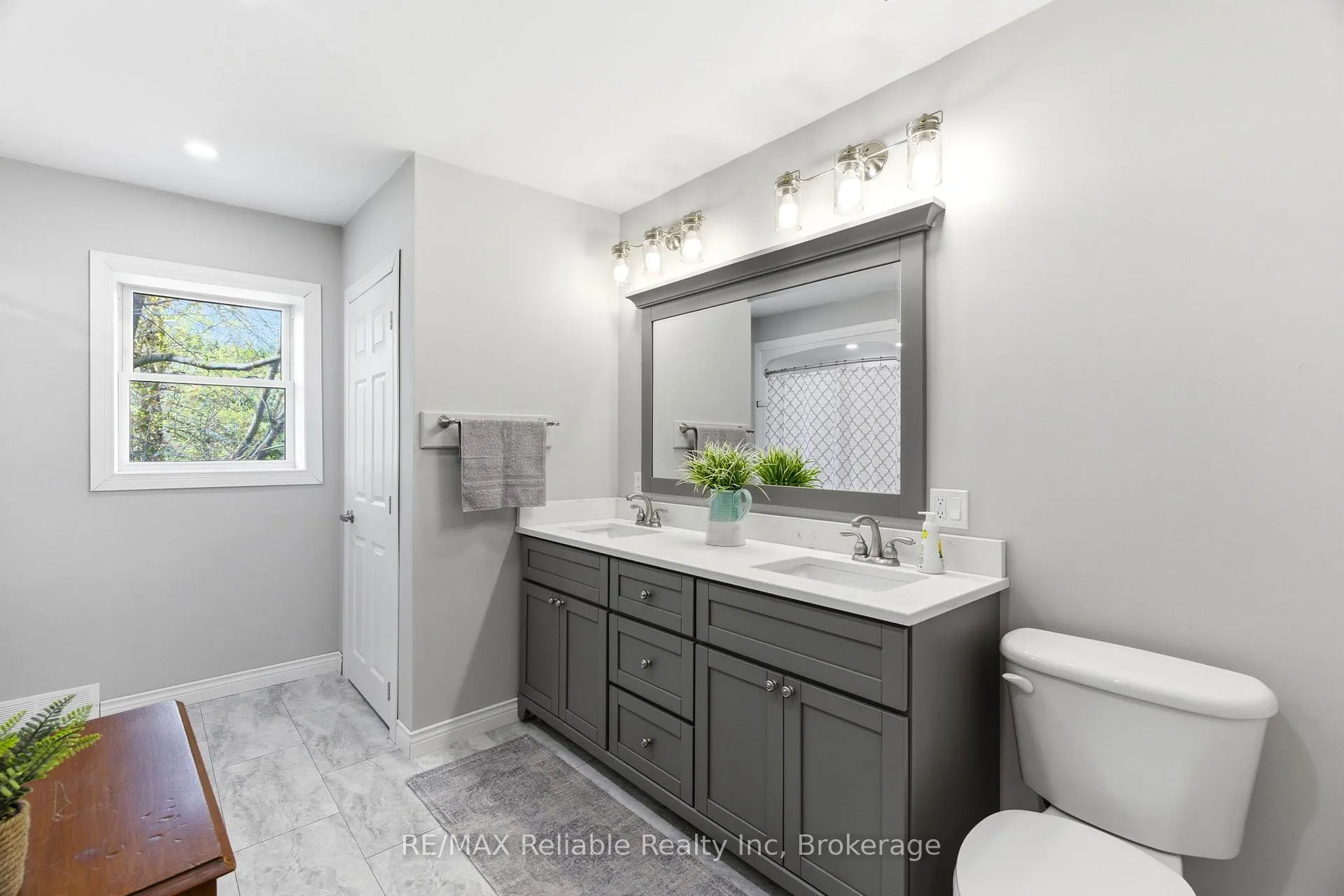 Photo 28 of 42308 Blyth Road, Huron East, Grey — HOMEH