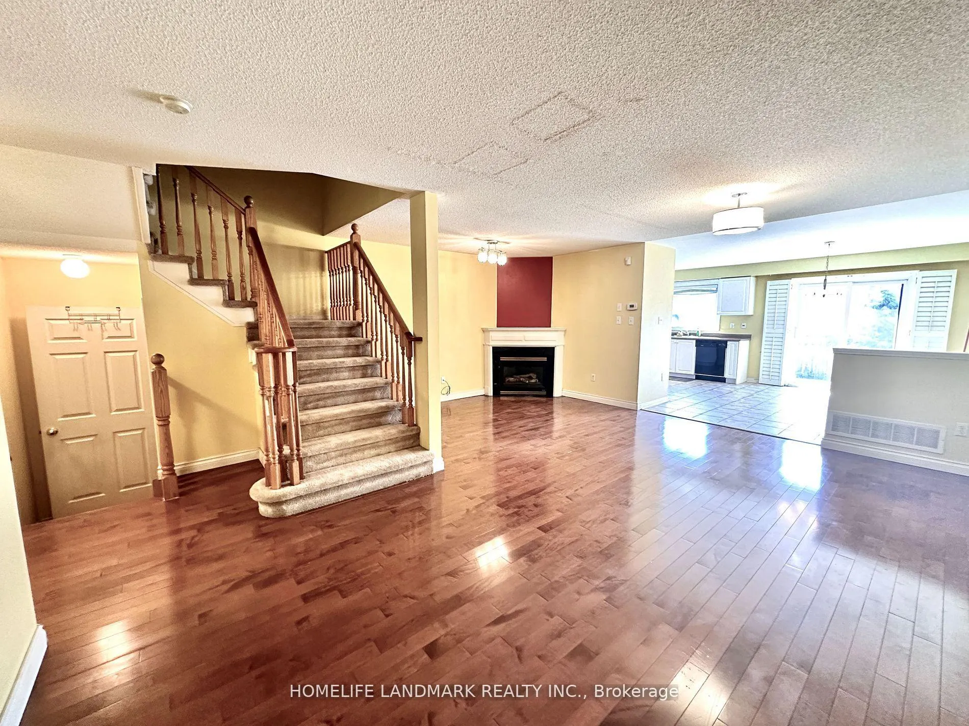 Photo 3 of 191 Trail Ridge Lane, Markham, Berczy — HOMEH