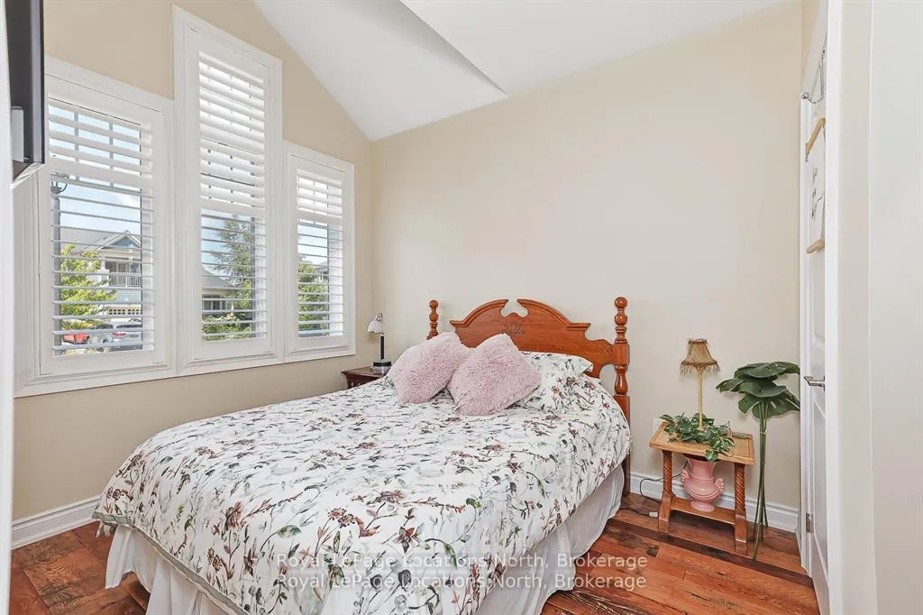Photo 17 of 35 Sandy Coast Crescent, Wasaga Beach — HOMEH