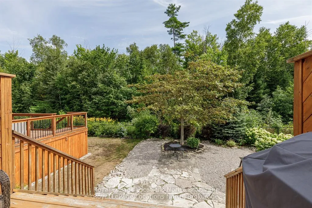 Photo 25 of 35 Sandy Coast Crescent, Wasaga Beach — HOMEH