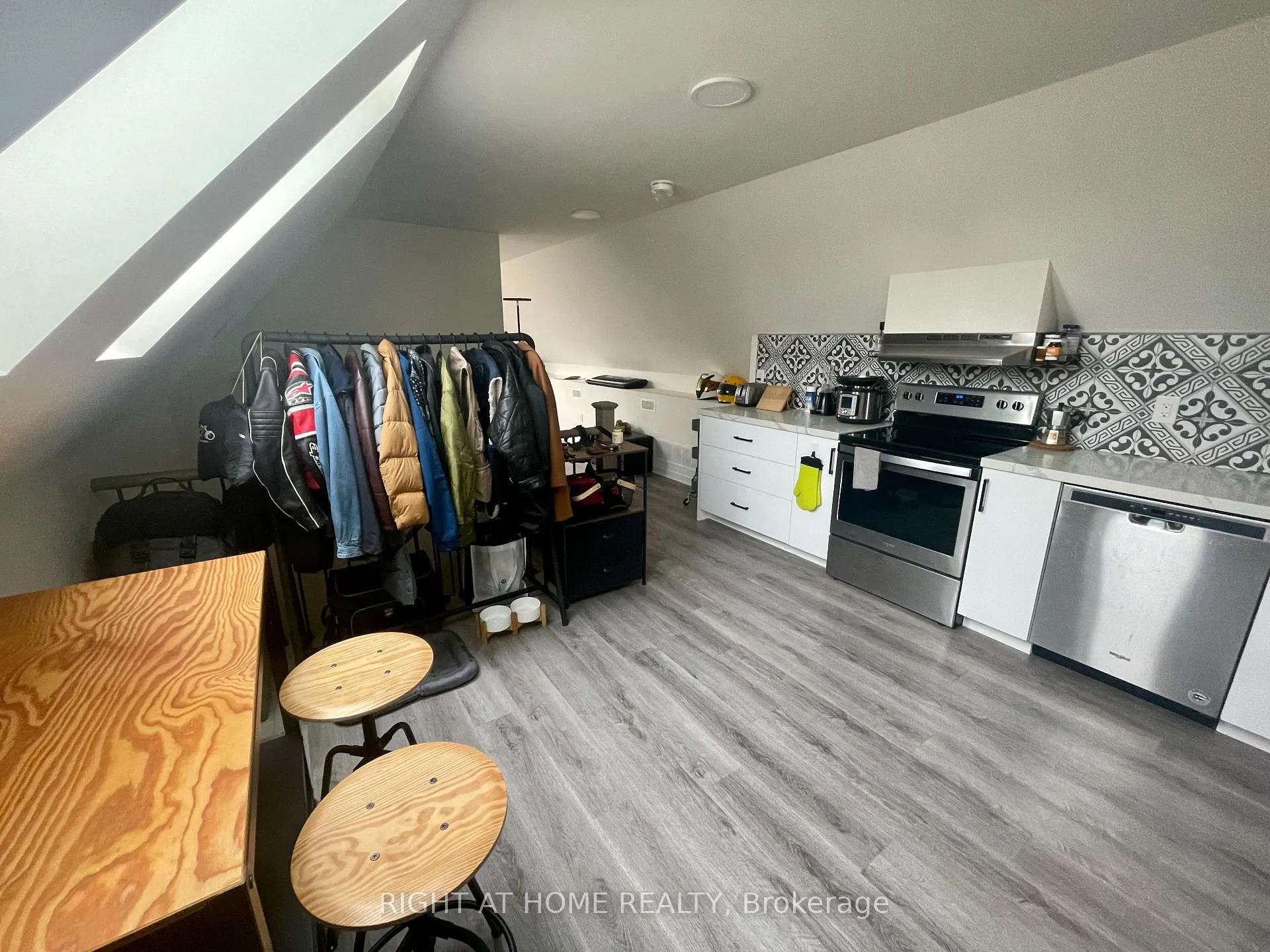 Photo 6 of Unit 4, 1258 Broadview Avenue, Toronto, Broadview North — HOMEH