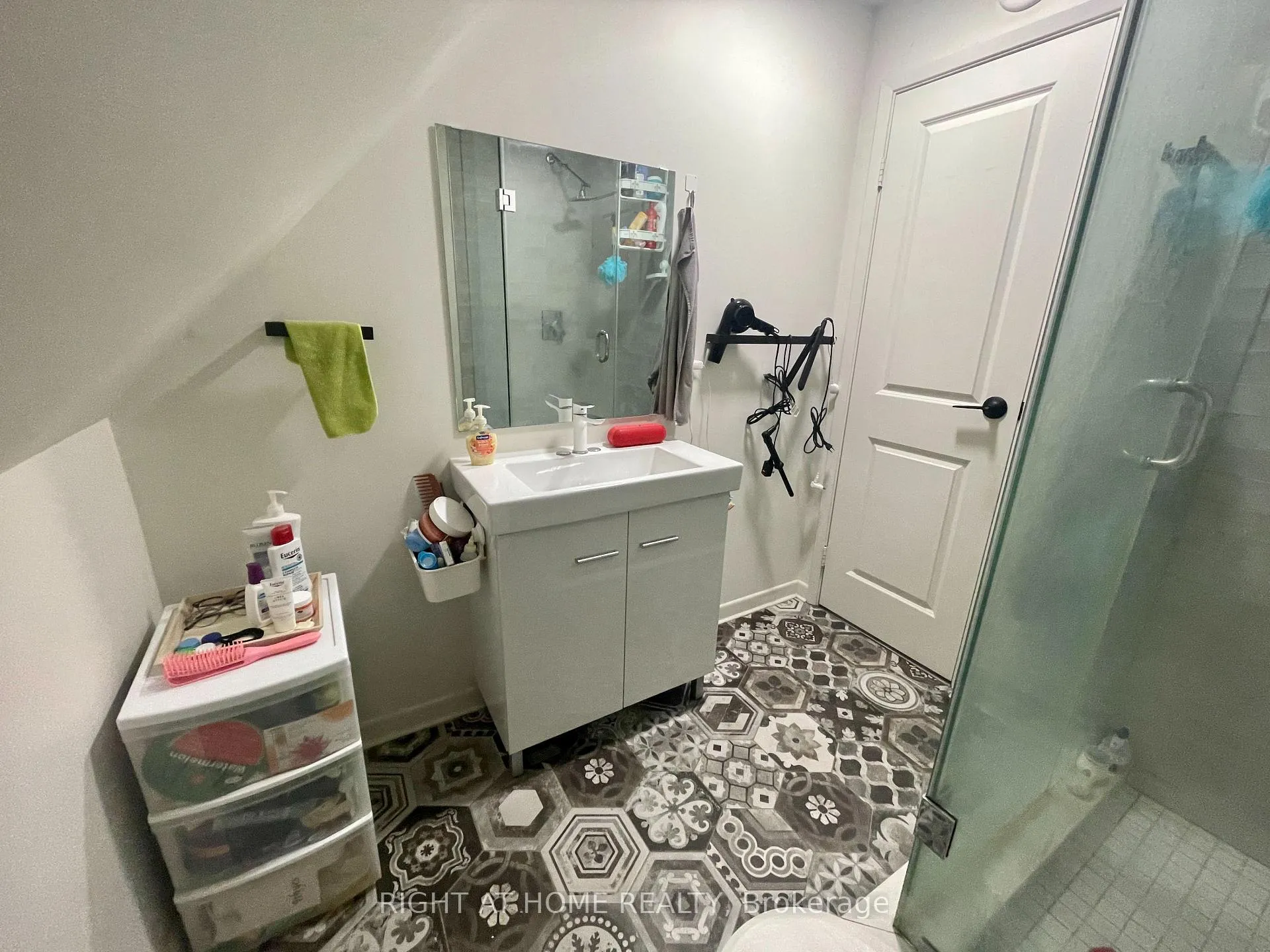 Photo 11 of Unit 4, 1258 Broadview Avenue, Toronto, Broadview North — HOMEH
