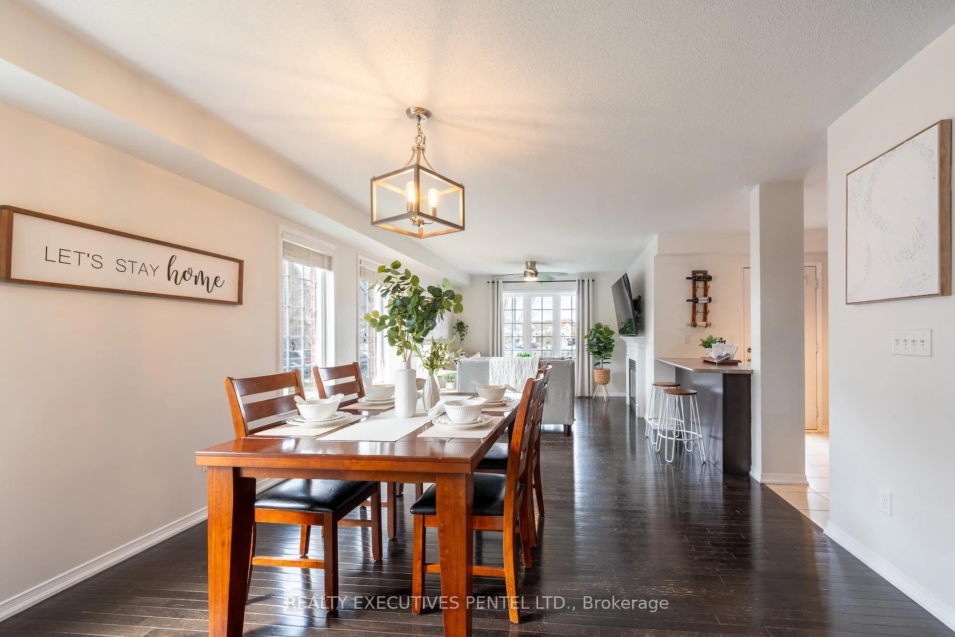 Photo 6 of 89 Lander Crescent, Clarington, Bowmanville — HOMEH