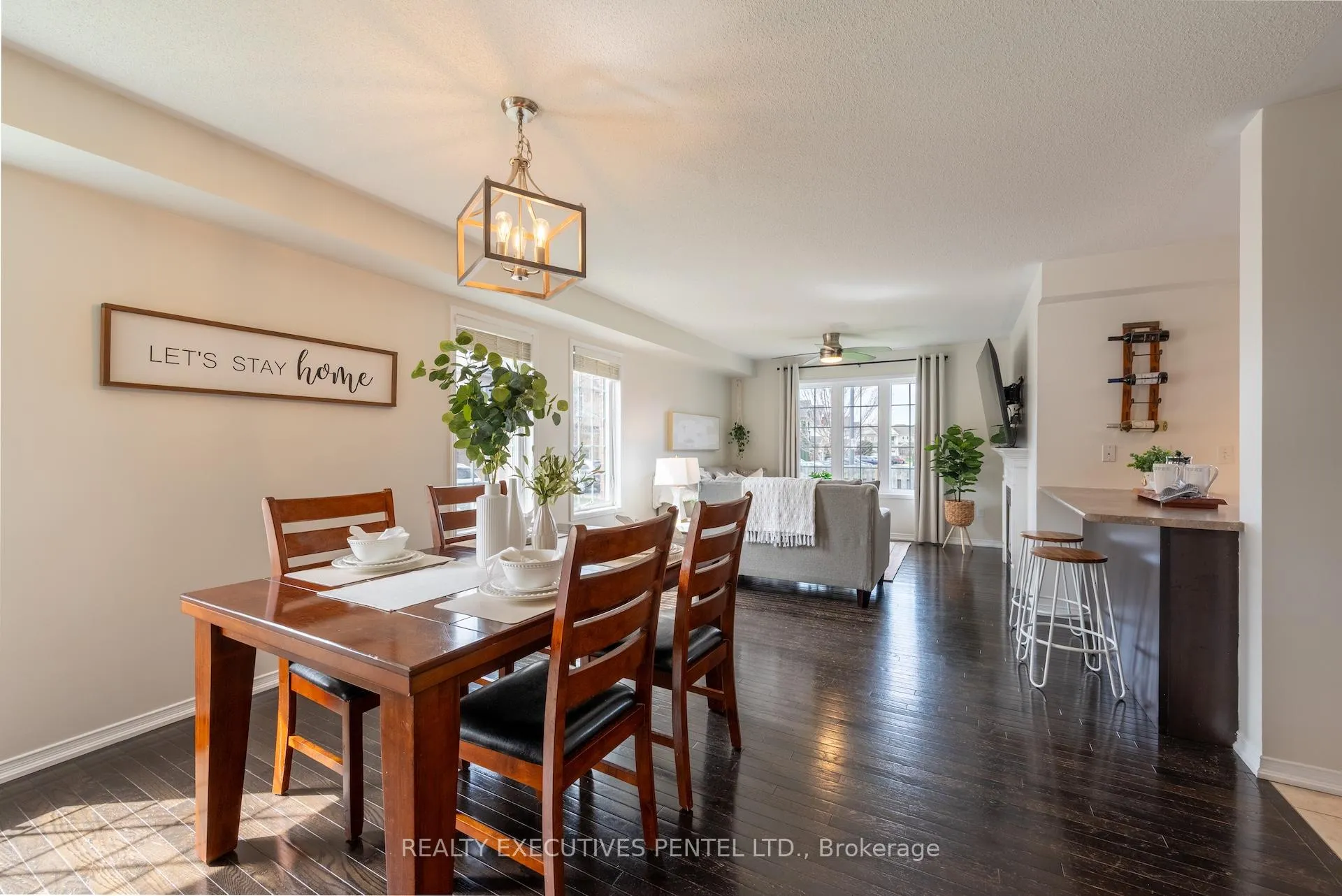 Photo 7 of 89 Lander Crescent, Clarington, Bowmanville — HOMEH