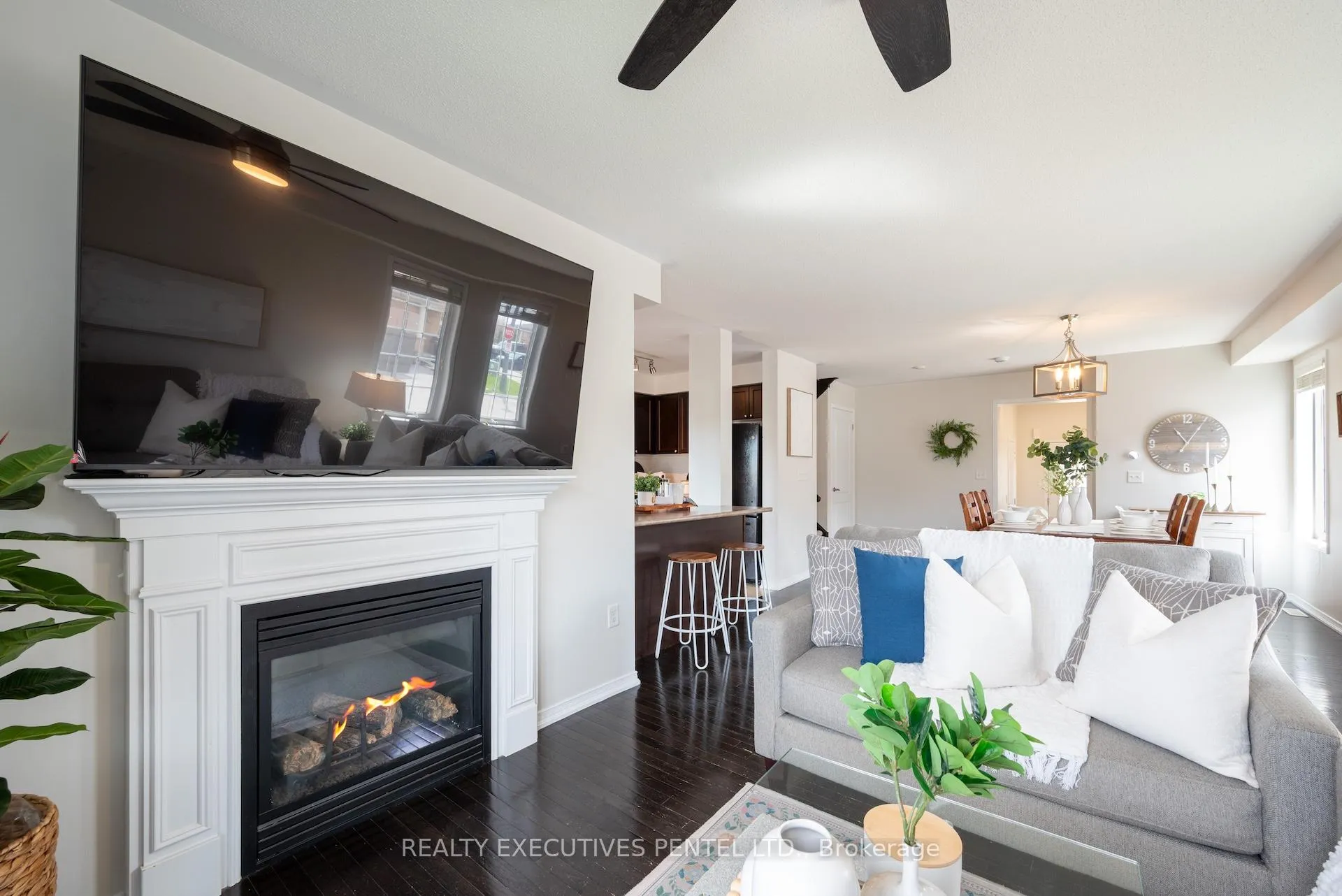 Photo 12 of 89 Lander Crescent, Clarington, Bowmanville — HOMEH