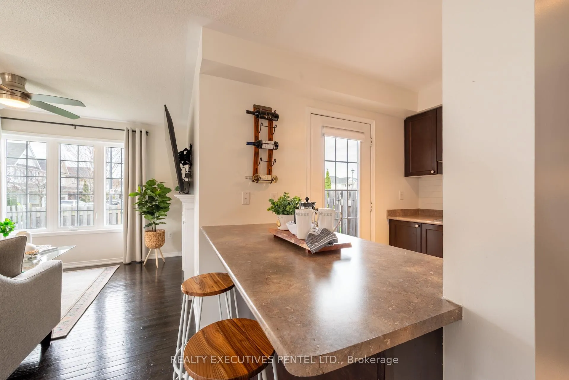 Photo 15 of 89 Lander Crescent, Clarington, Bowmanville — HOMEH
