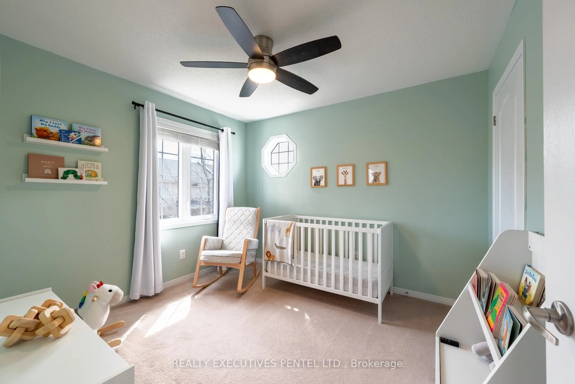 Photo 19 of 89 Lander Crescent, Clarington, Bowmanville — HOMEH