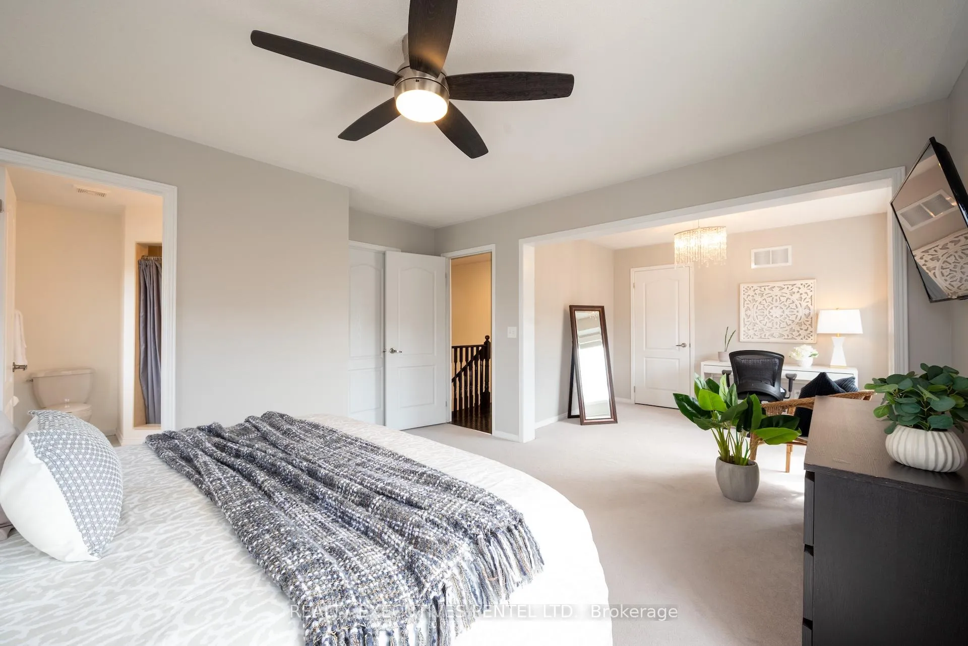 Photo 24 of 89 Lander Crescent, Clarington, Bowmanville — HOMEH