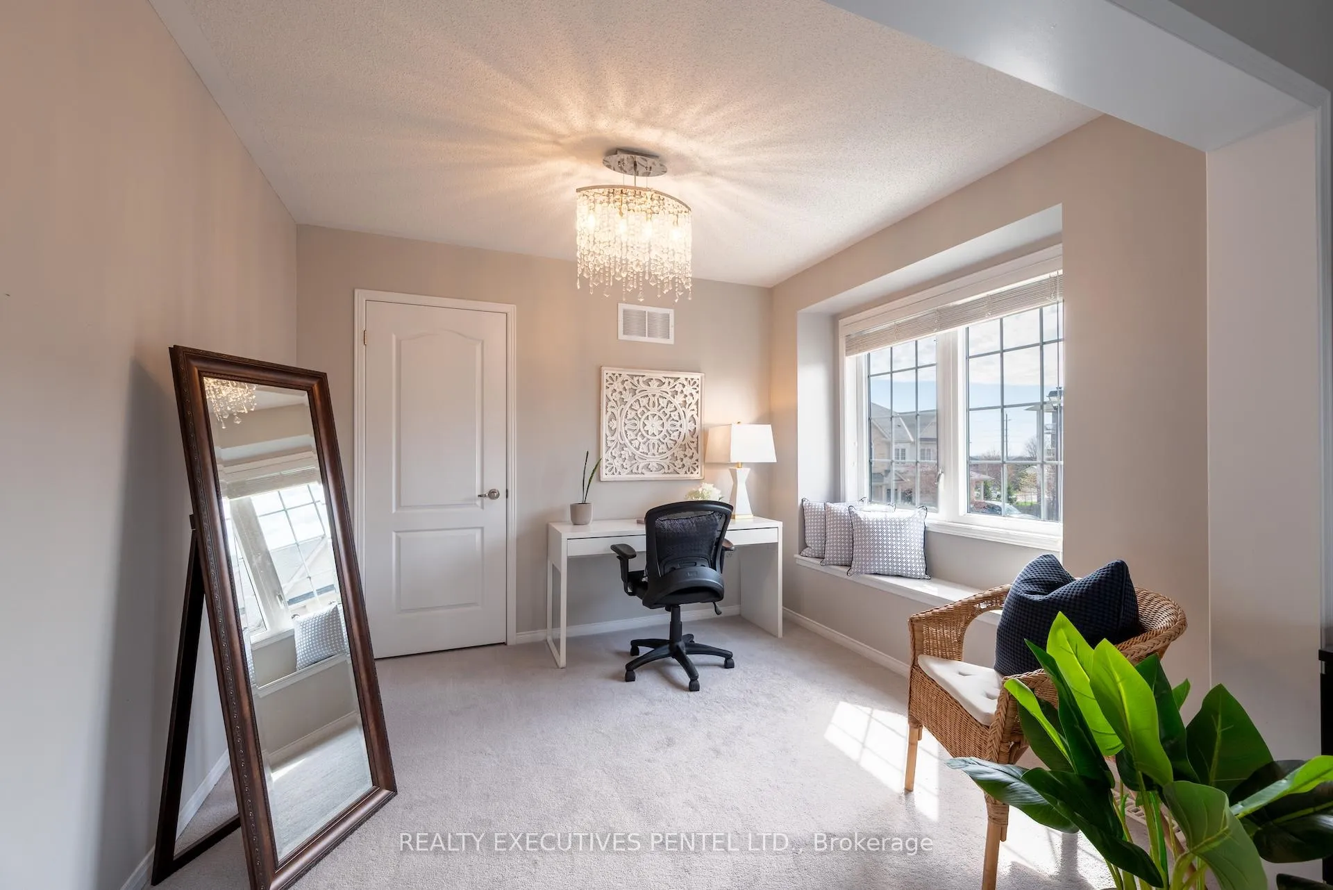 Photo 25 of 89 Lander Crescent, Clarington, Bowmanville — HOMEH