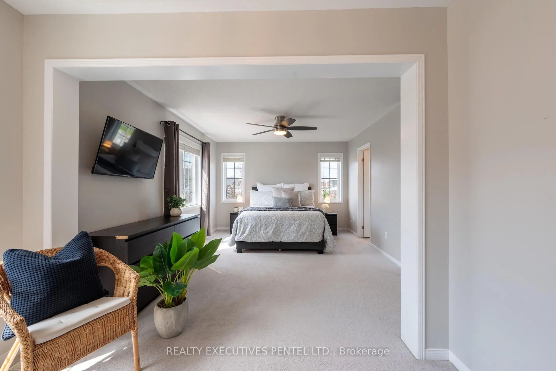 Photo 26 of 89 Lander Crescent, Clarington, Bowmanville — HOMEH