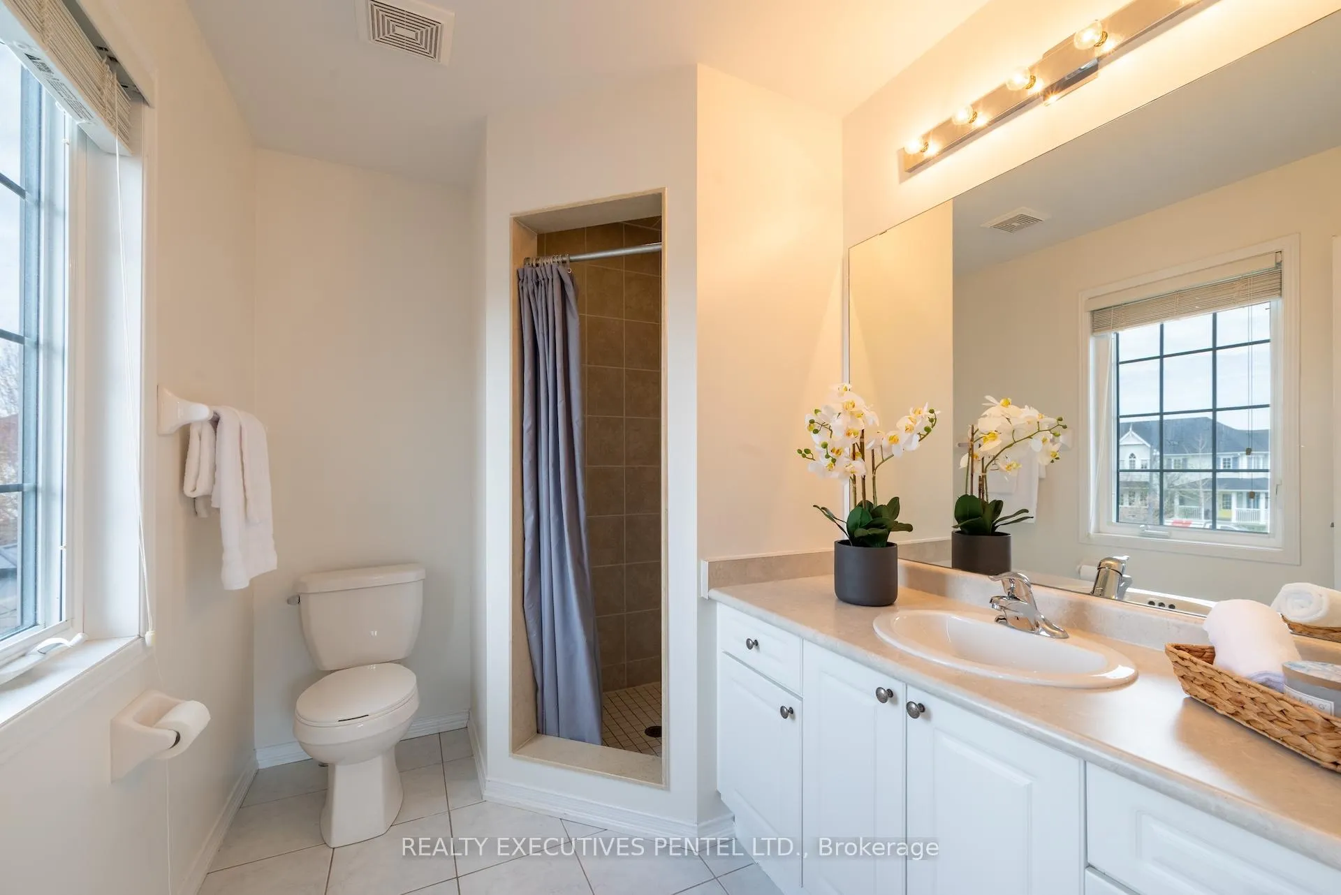 Photo 27 of 89 Lander Crescent, Clarington, Bowmanville — HOMEH