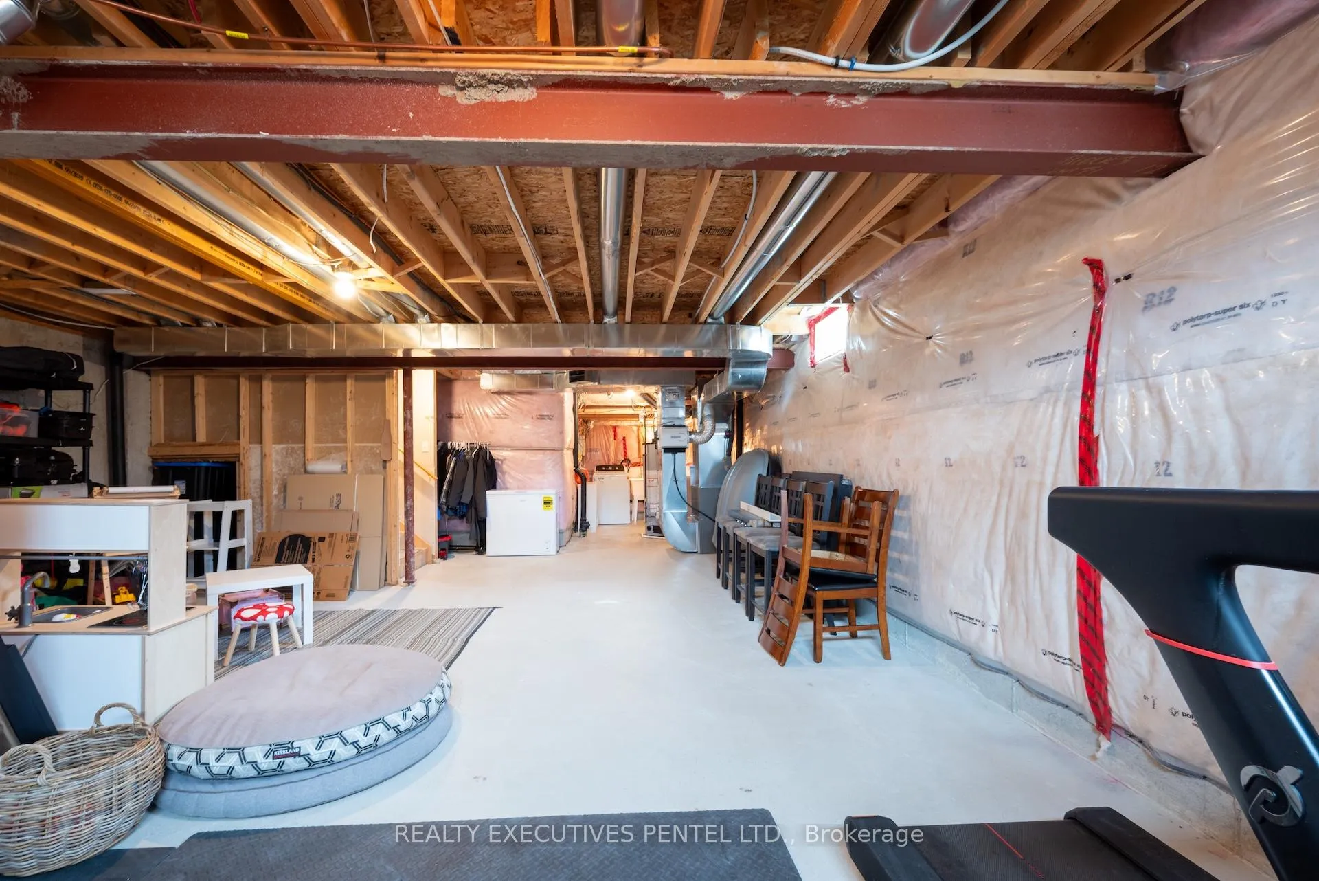 Photo 29 of 89 Lander Crescent, Clarington, Bowmanville — HOMEH