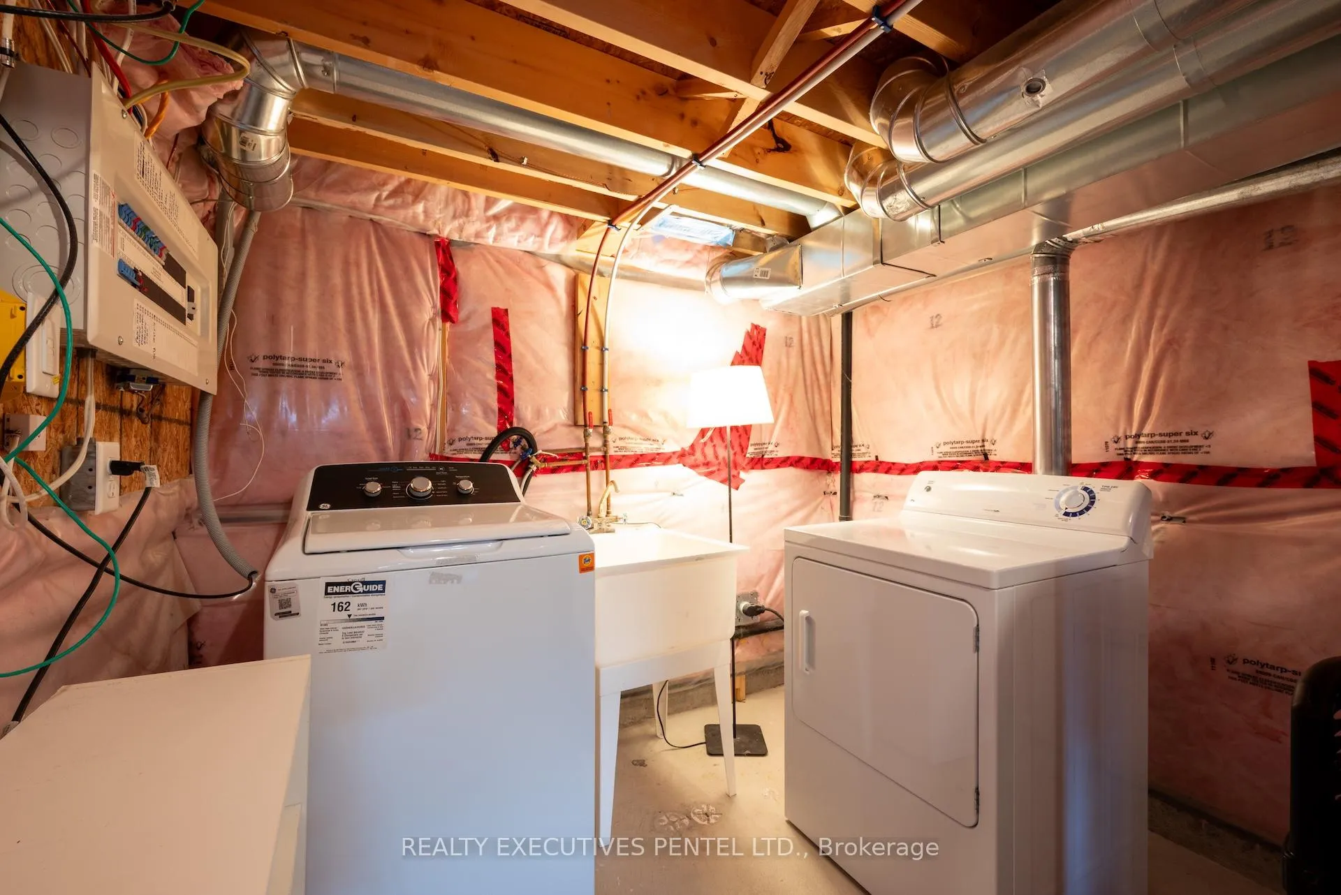 Photo 30 of 89 Lander Crescent, Clarington, Bowmanville — HOMEH