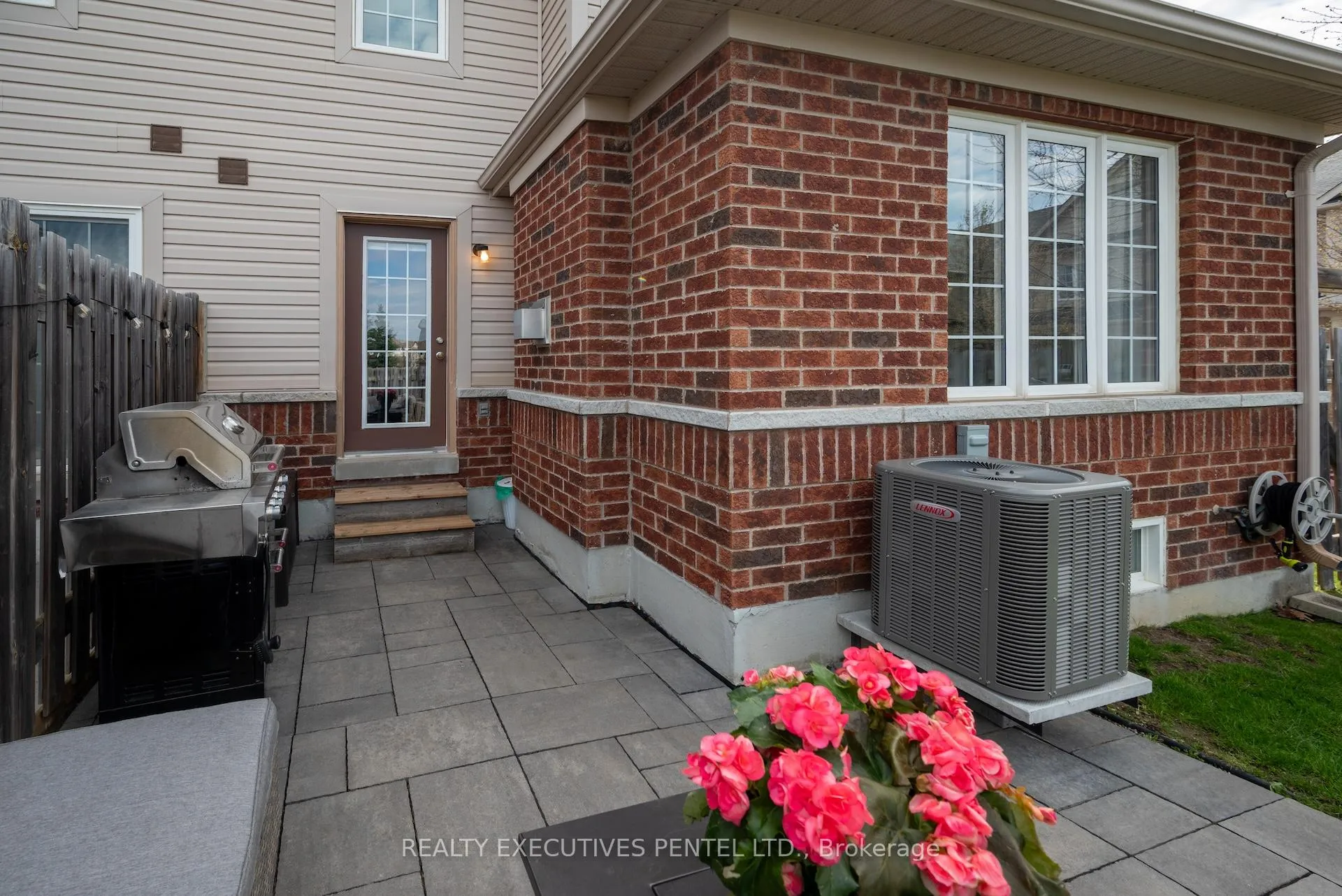 Photo 33 of 89 Lander Crescent, Clarington, Bowmanville — HOMEH