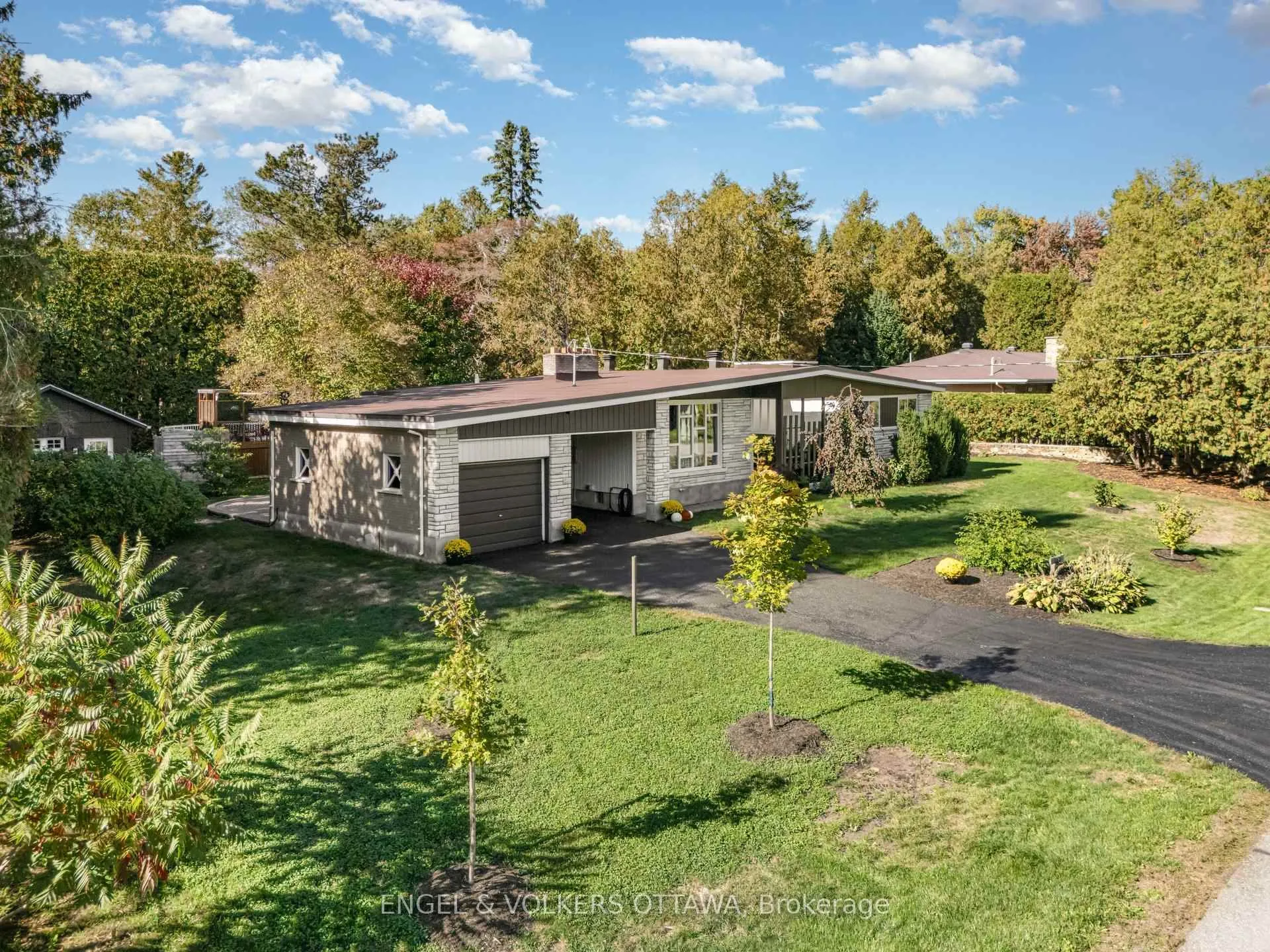 Photo 1 of 121 Grenfell Crescent, Ottawa, Grenfell Glen — HOMEH