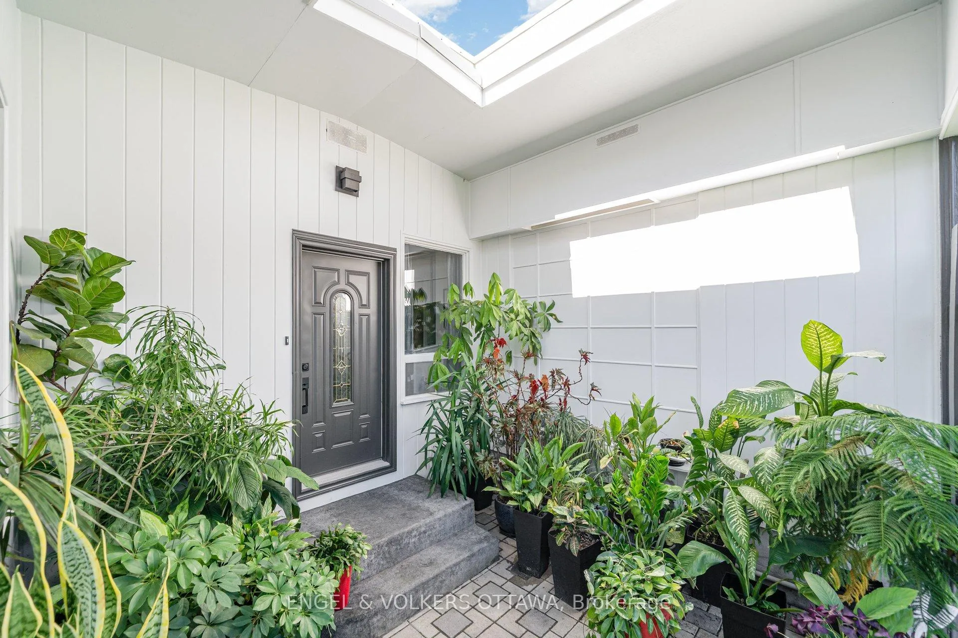 Photo 7 of 121 Grenfell Crescent, Ottawa, Grenfell Glen — HOMEH
