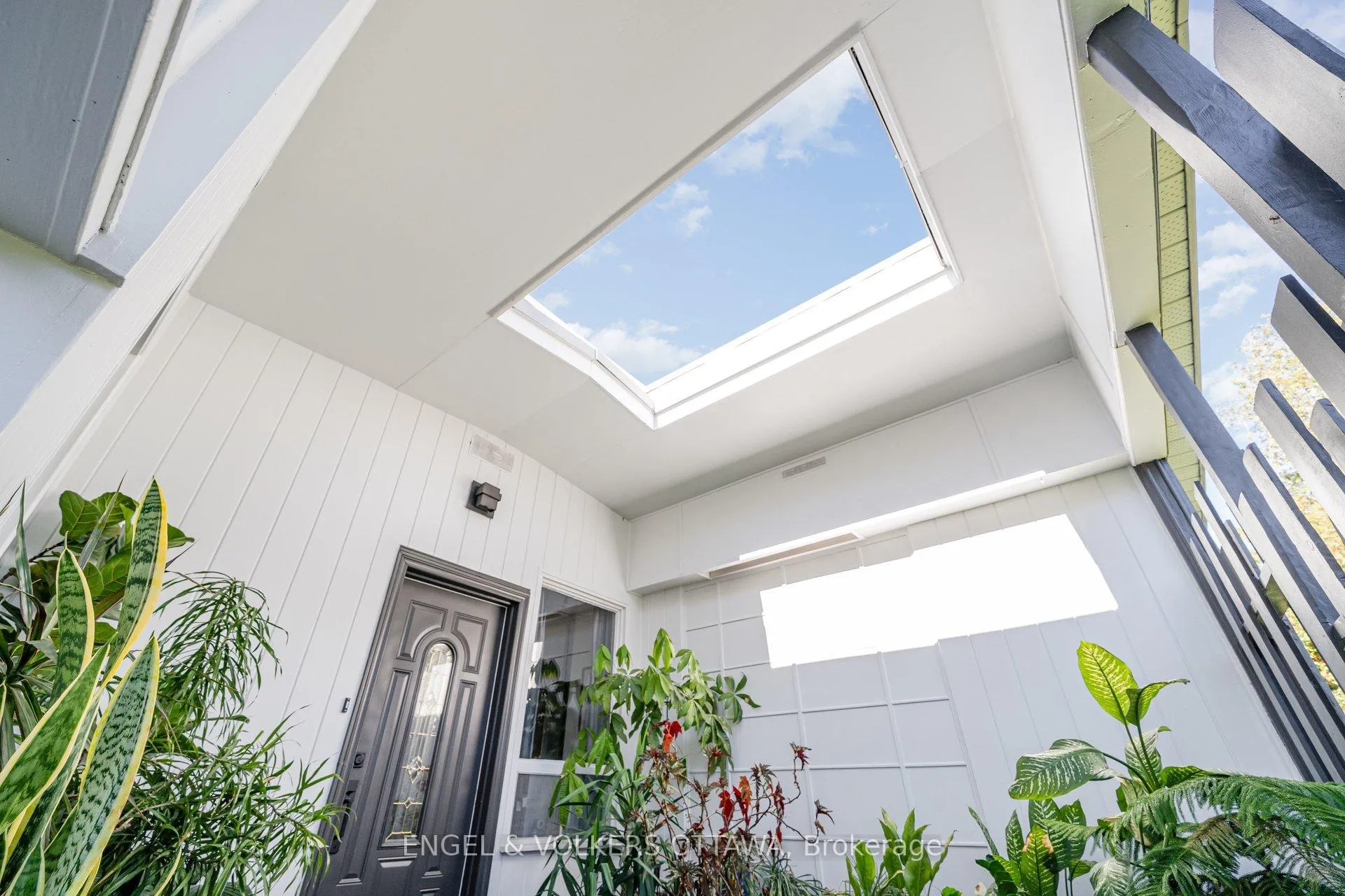 Photo 9 of 121 Grenfell Crescent, Ottawa, Grenfell Glen — HOMEH