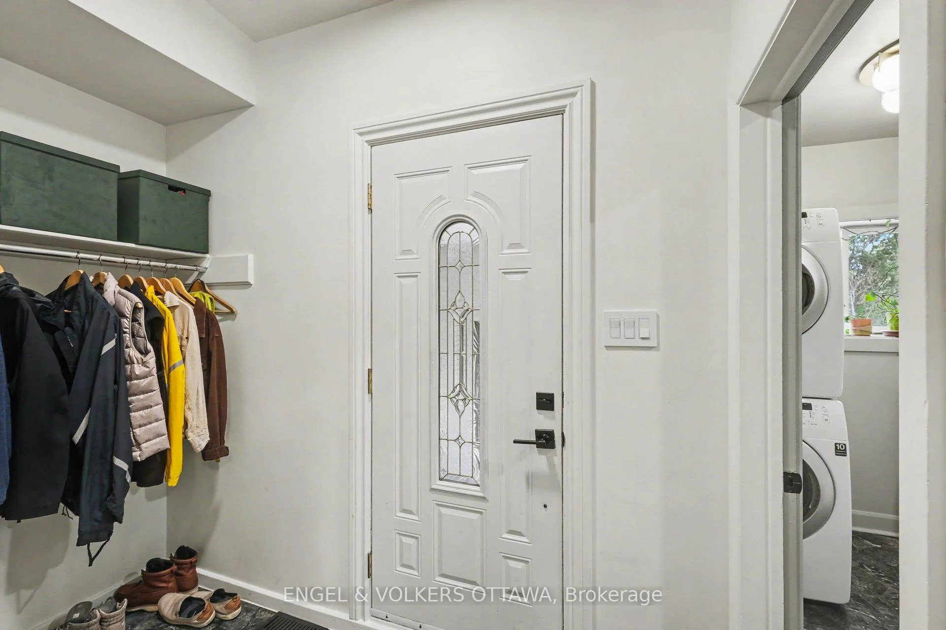 Photo 19 of 121 Grenfell Crescent, Ottawa, Grenfell Glen — HOMEH