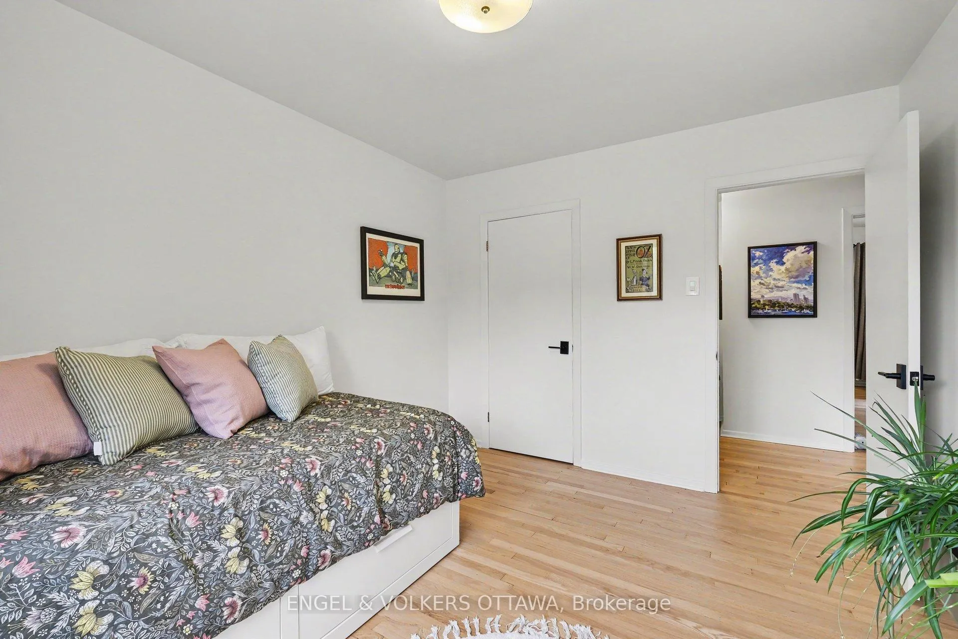 Photo 22 of 121 Grenfell Crescent, Ottawa, Grenfell Glen — HOMEH
