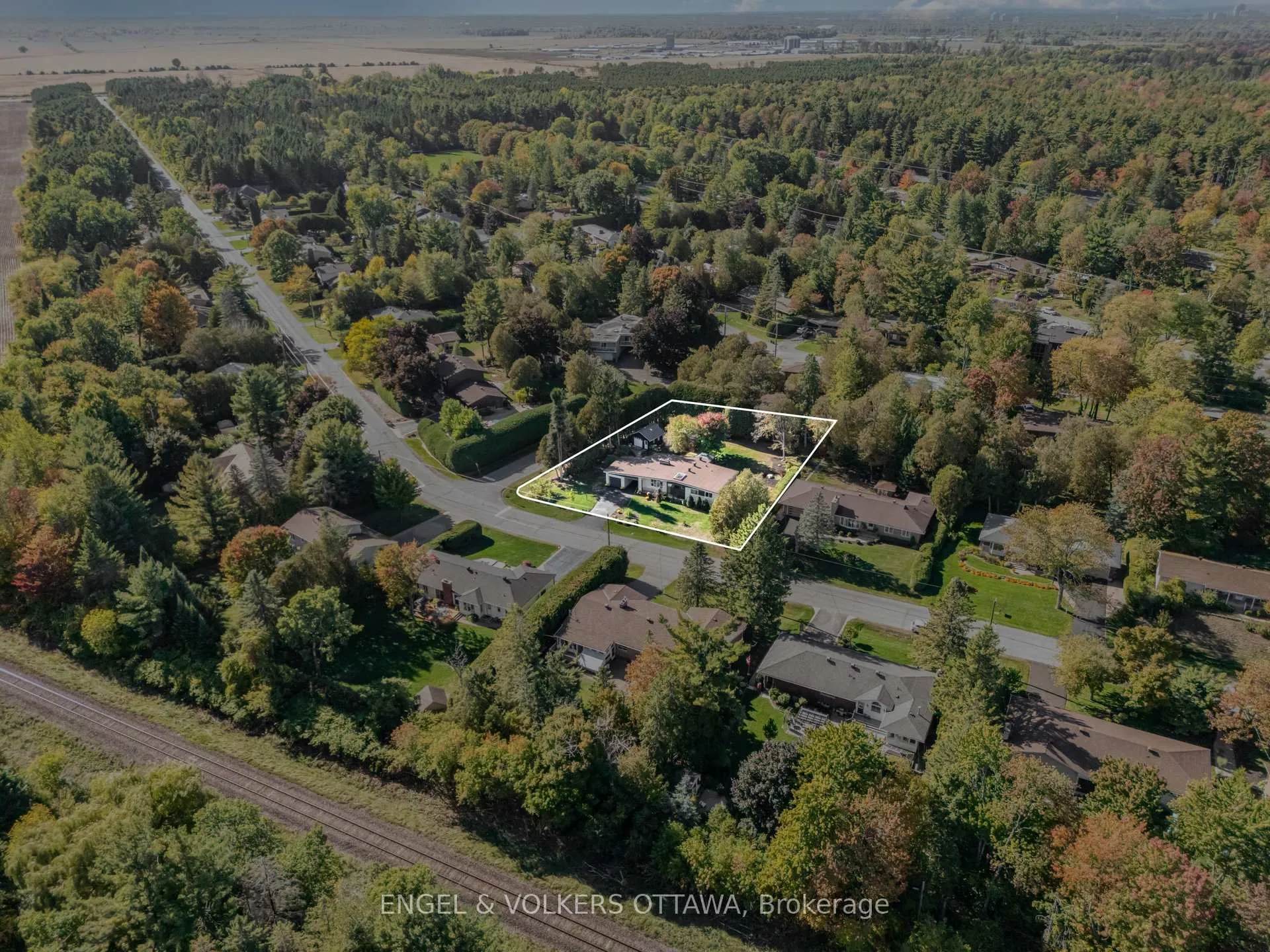 Photo 46 of 121 Grenfell Crescent, Ottawa, Grenfell Glen — HOMEH
