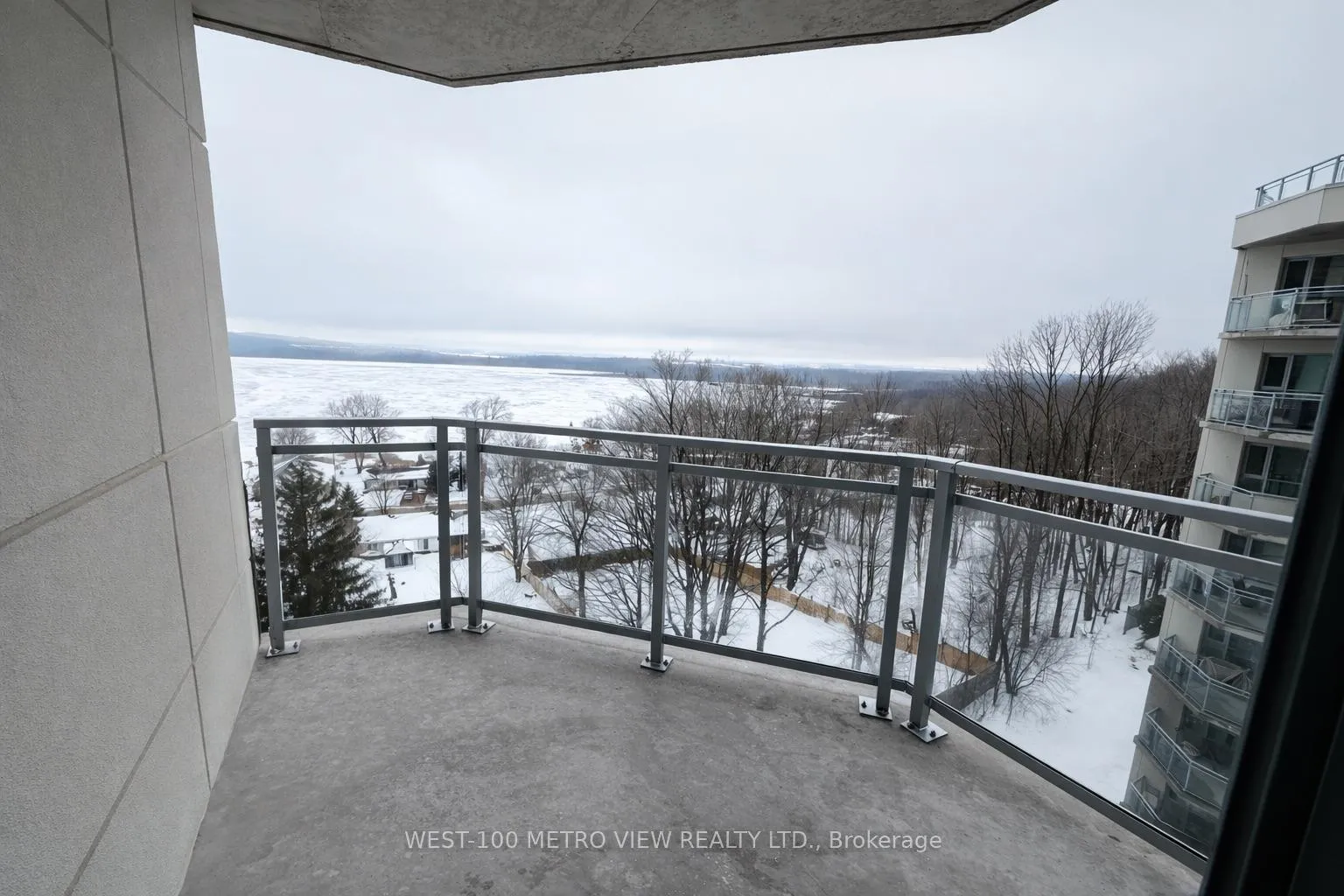Photo 2 of Unit 709, 56 Lakeside Terrace, Barrie, Little Lake — HOMEH