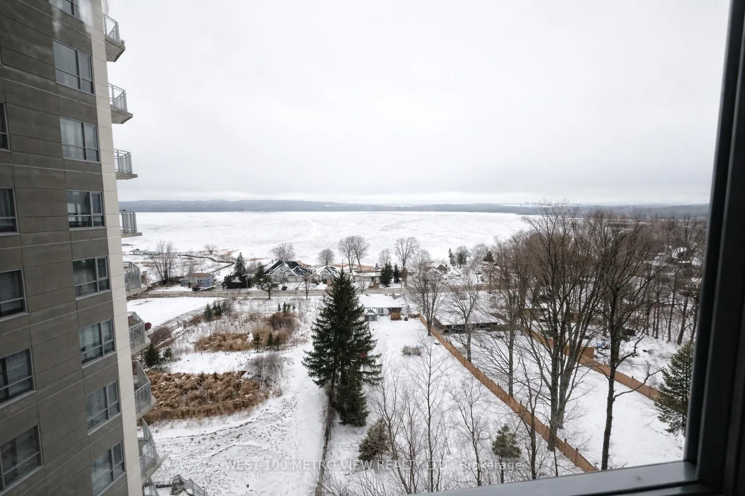 Photo 3 of Unit 709, 56 Lakeside Terrace, Barrie, Little Lake — HOMEH