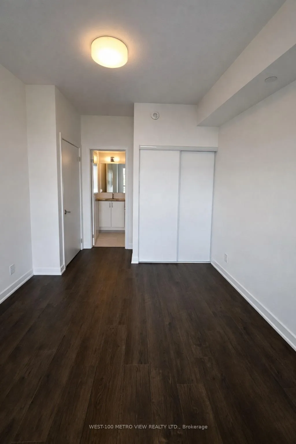 Photo 8 of Unit 709, 56 Lakeside Terrace, Barrie, Little Lake — HOMEH