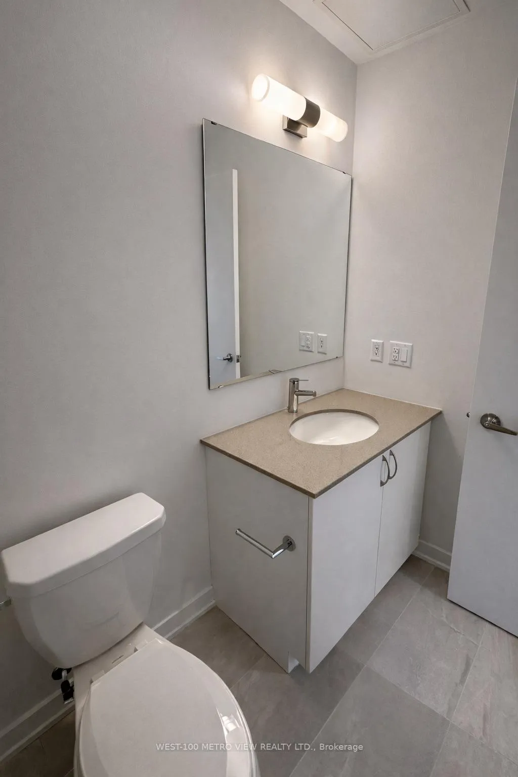 Photo 15 of Unit 709, 56 Lakeside Terrace, Barrie, Little Lake — HOMEH
