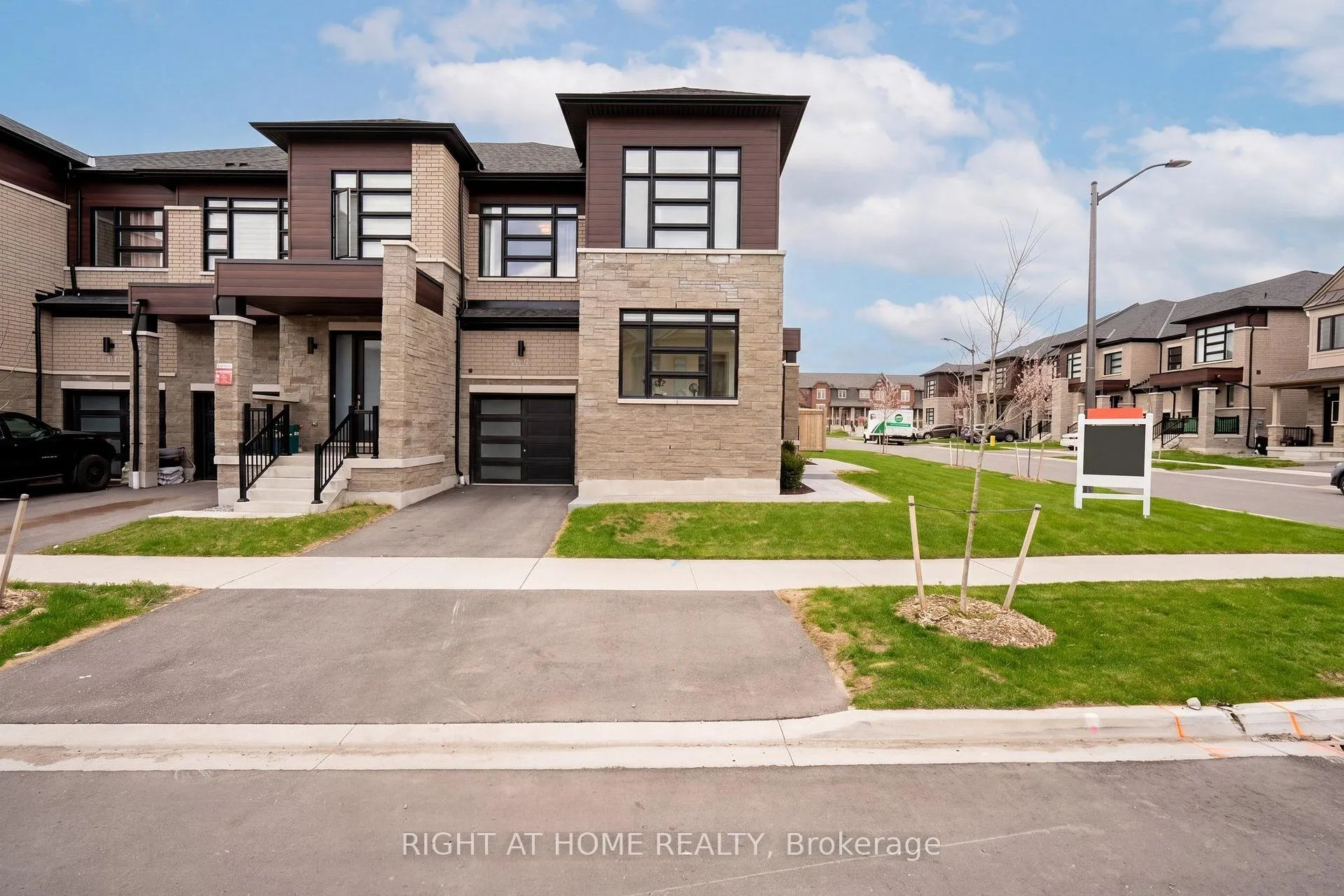 Photo 3 of 38 Van Wart Street, Whitby, Rural Whitby — HOMEH