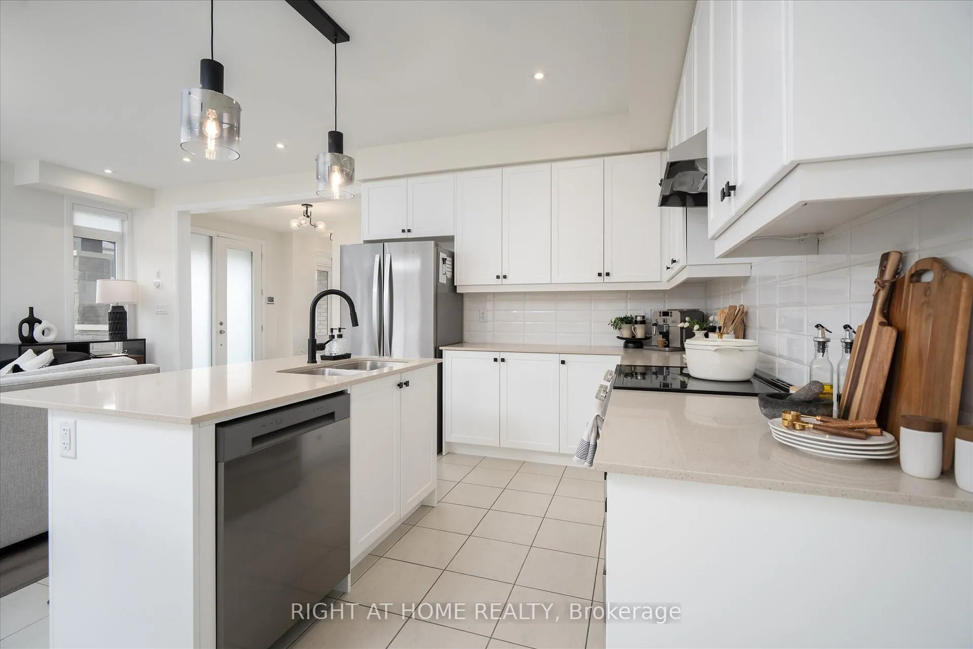 Photo 12 of 38 Van Wart Street, Whitby, Rural Whitby — HOMEH