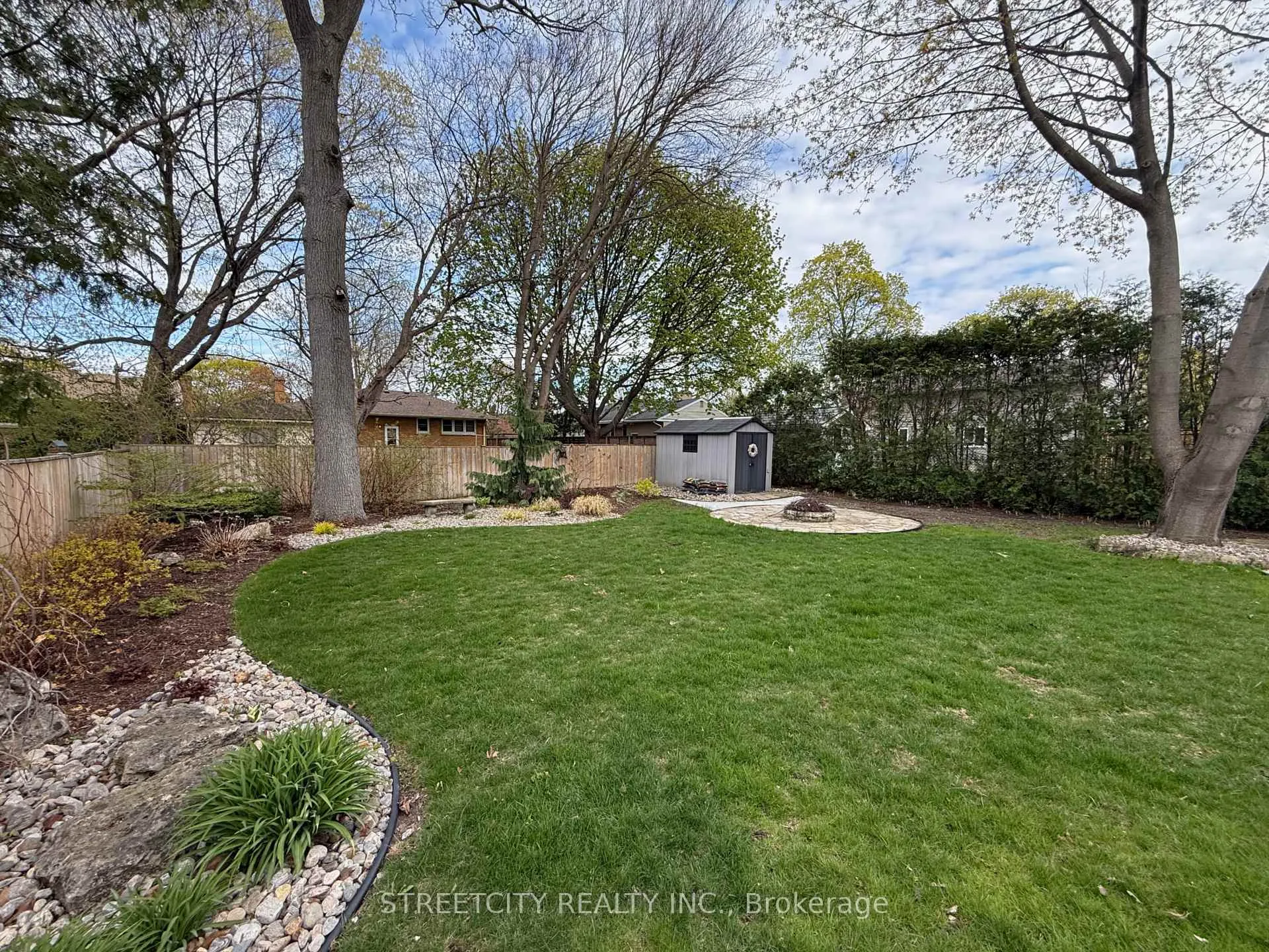 Photo 2 of 1320 Kim Street, Sarnia — HOMEH