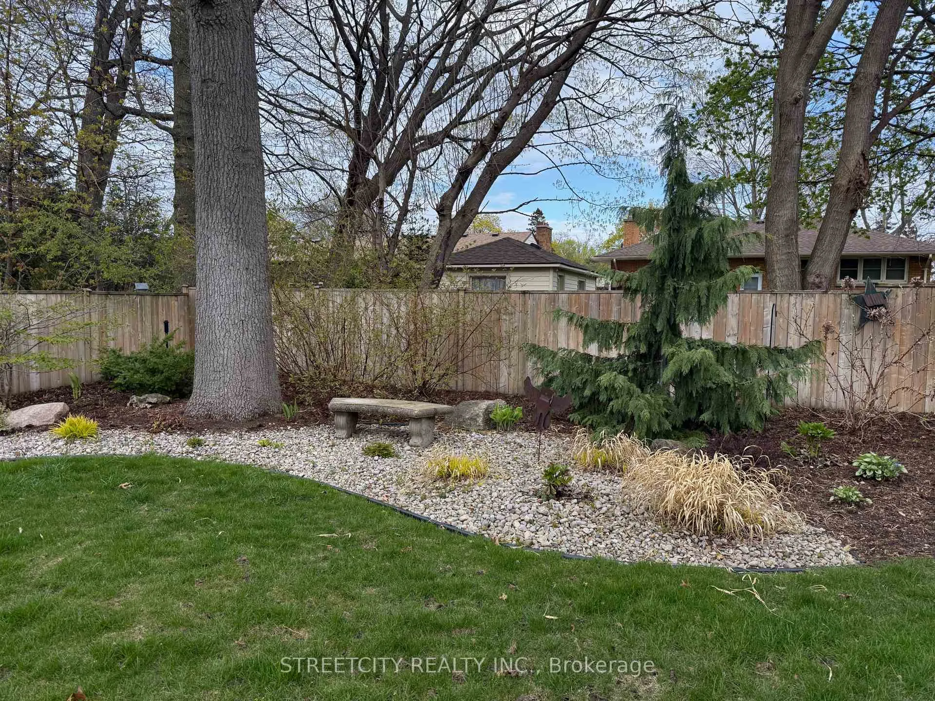 Photo 4 of 1320 Kim Street, Sarnia — HOMEH