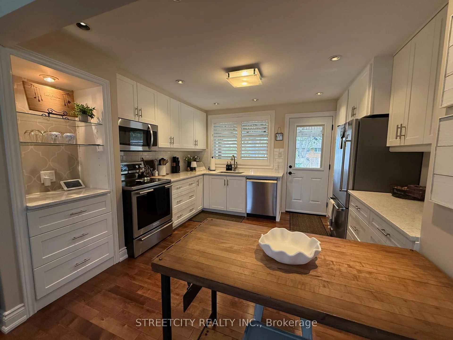 Photo 6 of 1320 Kim Street, Sarnia — HOMEH