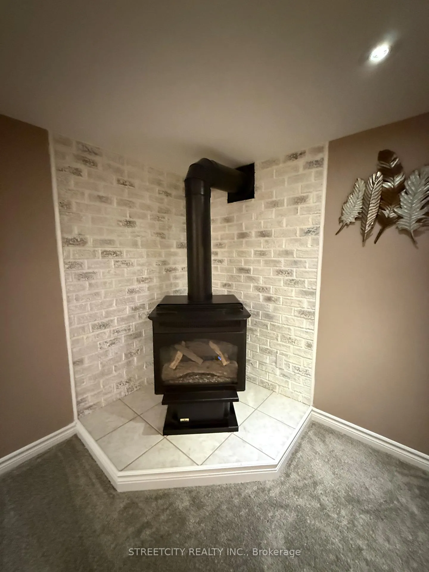 Photo 19 of 1320 Kim Street, Sarnia — HOMEH