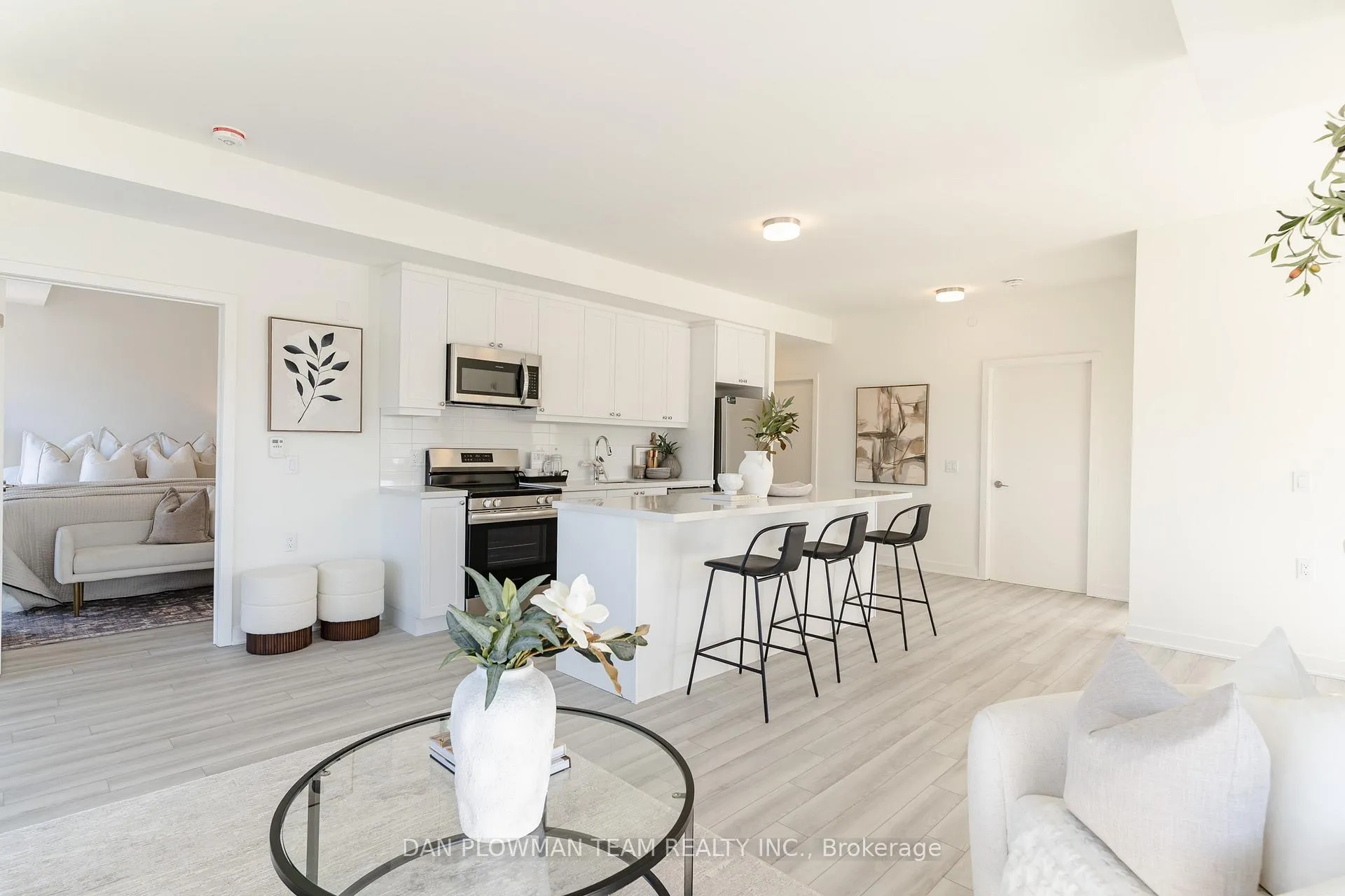 Photo 5 of Unit 321, 51 Clarington Boulevard, Clarington, Bowmanville — HOMEH