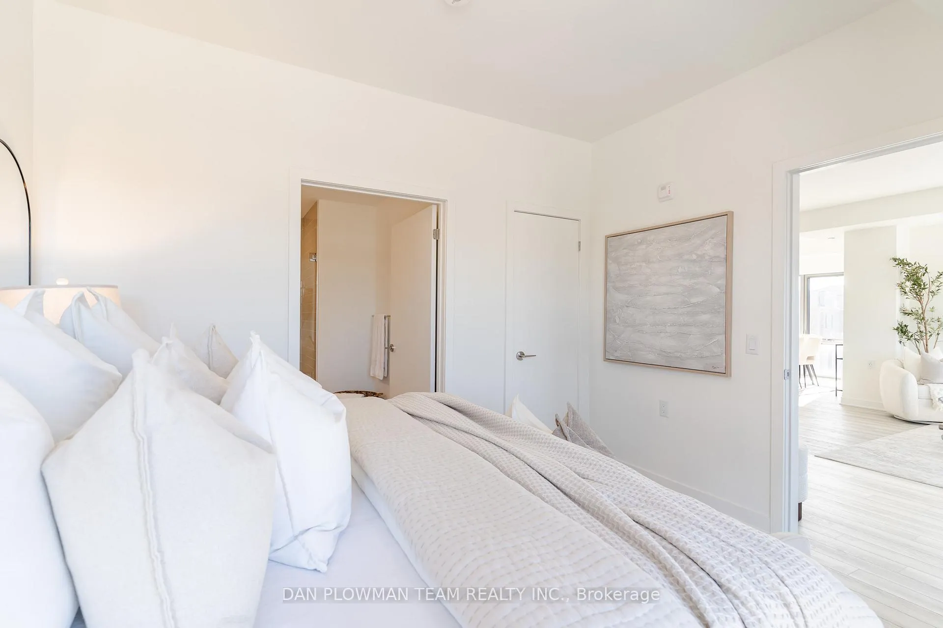 Photo 16 of Unit 321, 51 Clarington Boulevard, Clarington, Bowmanville — HOMEH