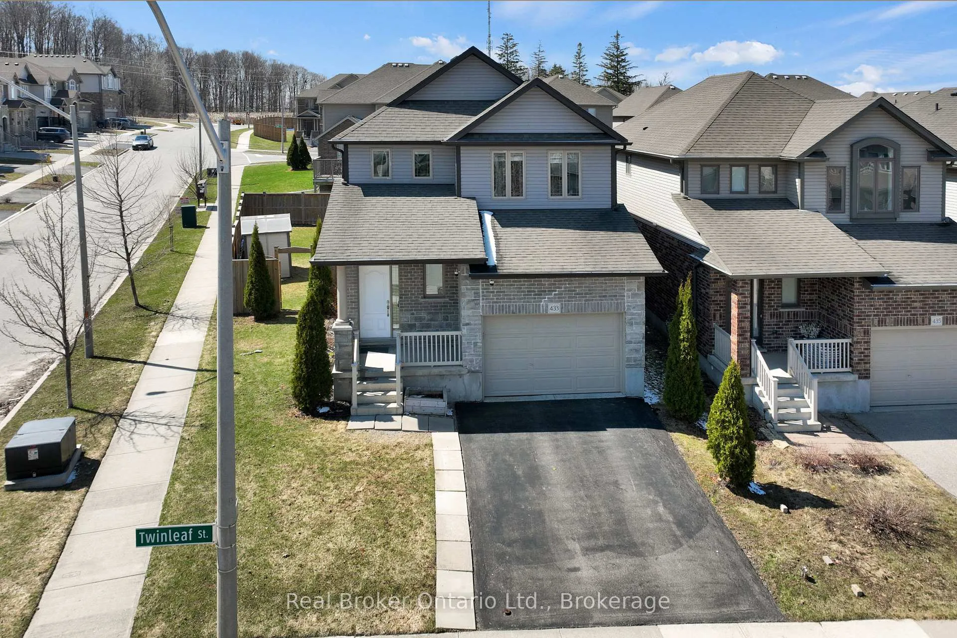 Photo 4 of 433 Twinleaf Street, Waterloo — HOMEH