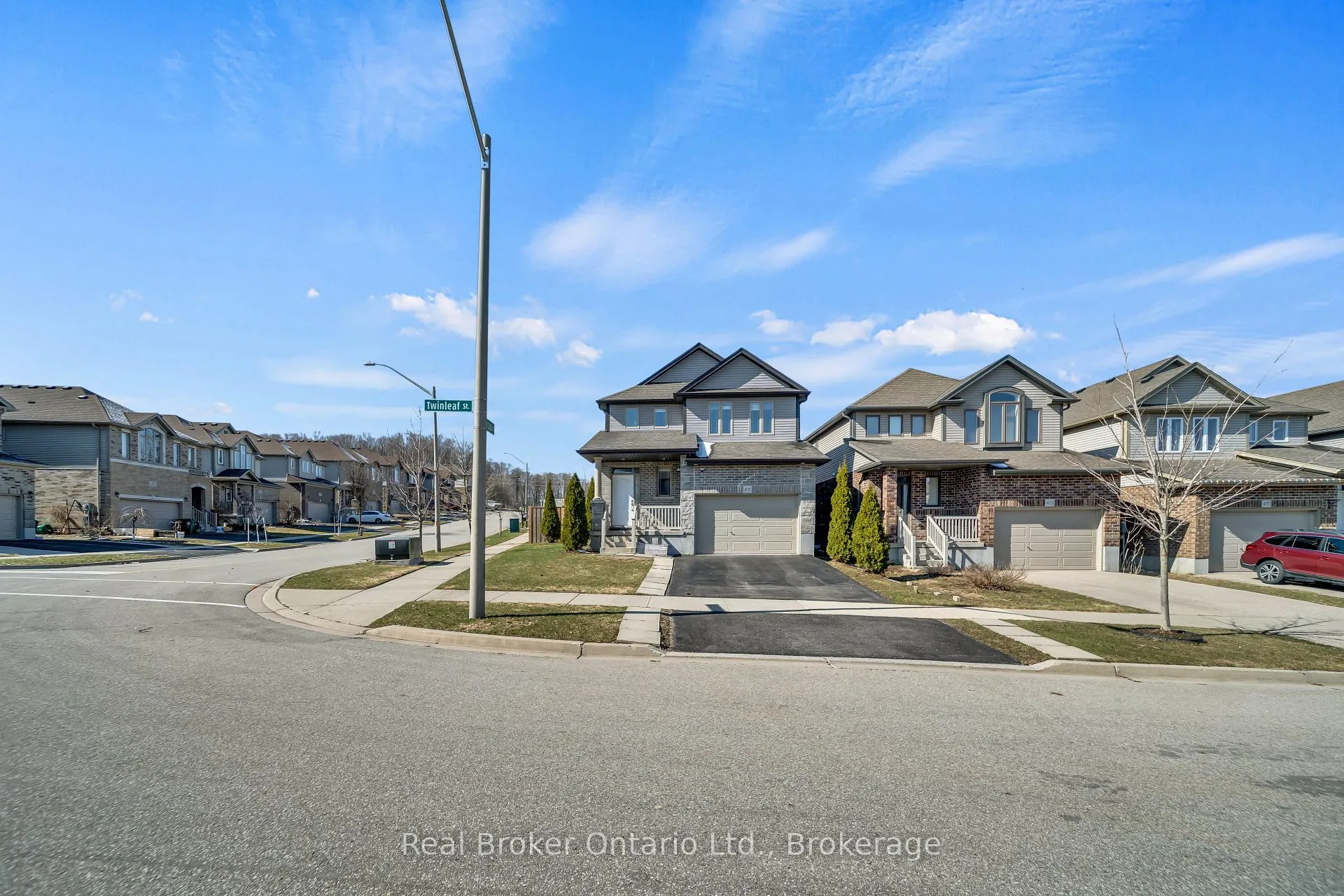 Photo 6 of 433 Twinleaf Street, Waterloo — HOMEH