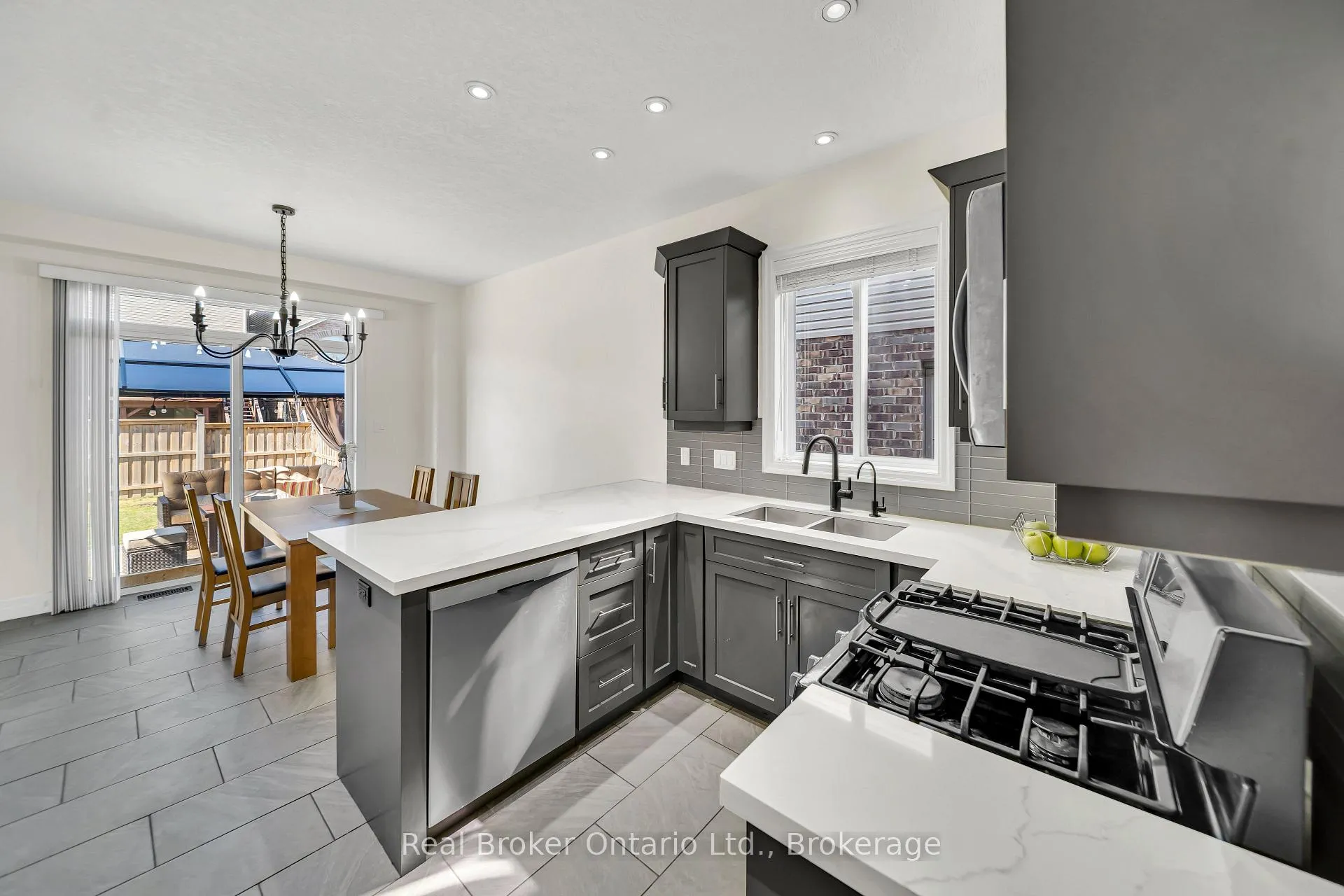Photo 16 of 433 Twinleaf Street, Waterloo — HOMEH