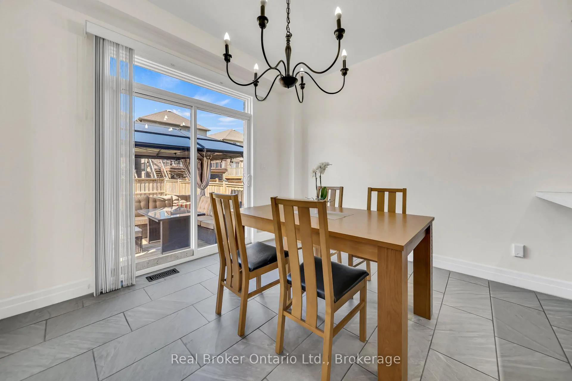 Photo 20 of 433 Twinleaf Street, Waterloo — HOMEH