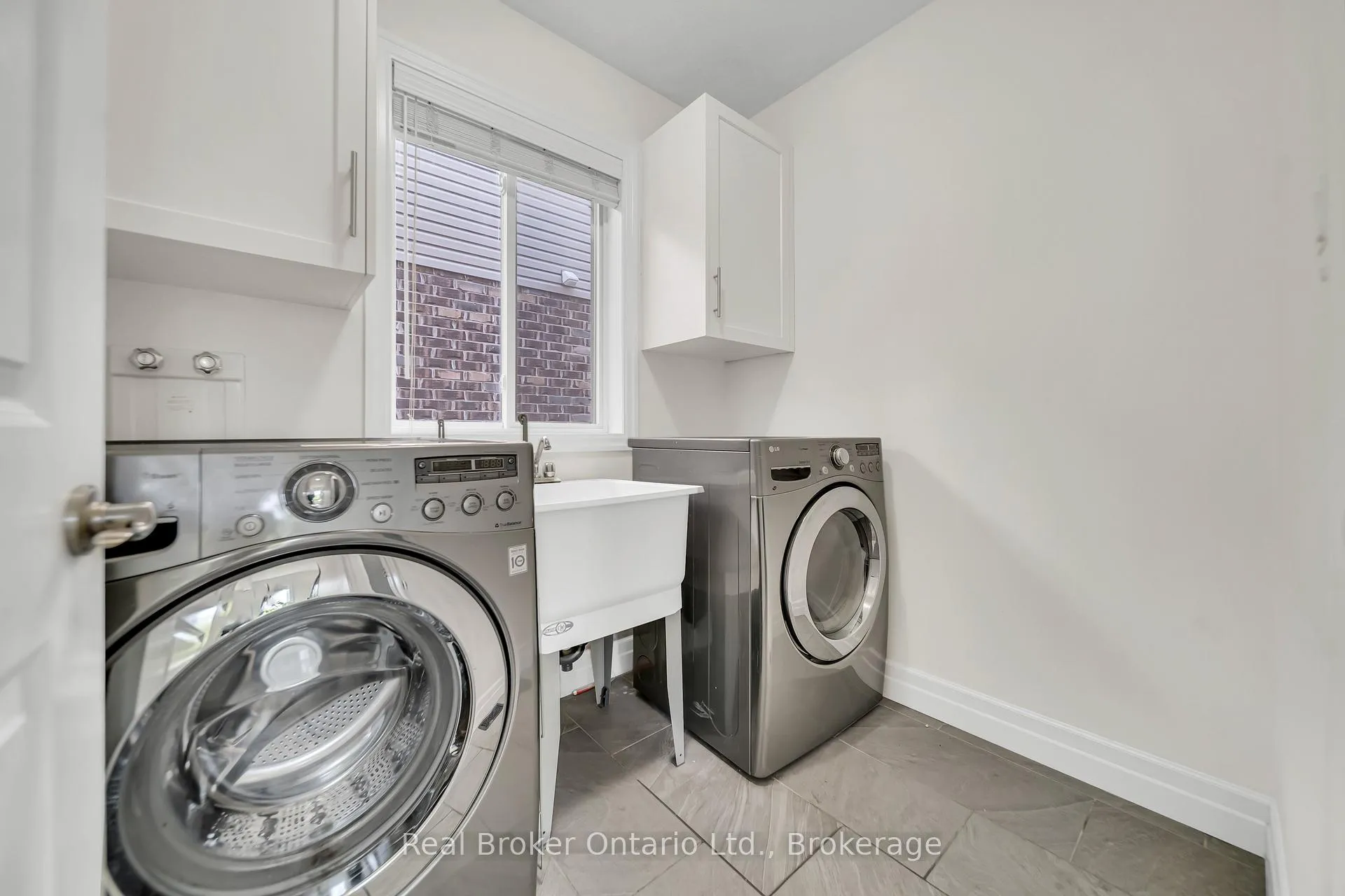Photo 23 of 433 Twinleaf Street, Waterloo — HOMEH