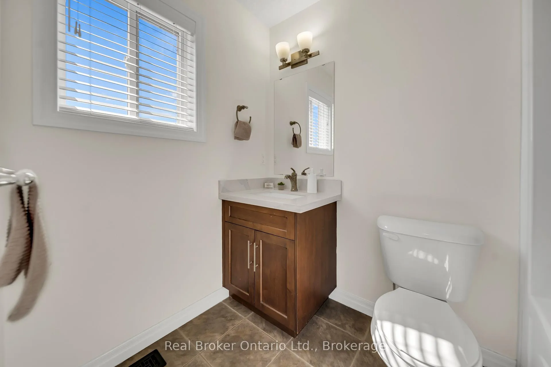 Photo 35 of 433 Twinleaf Street, Waterloo — HOMEH