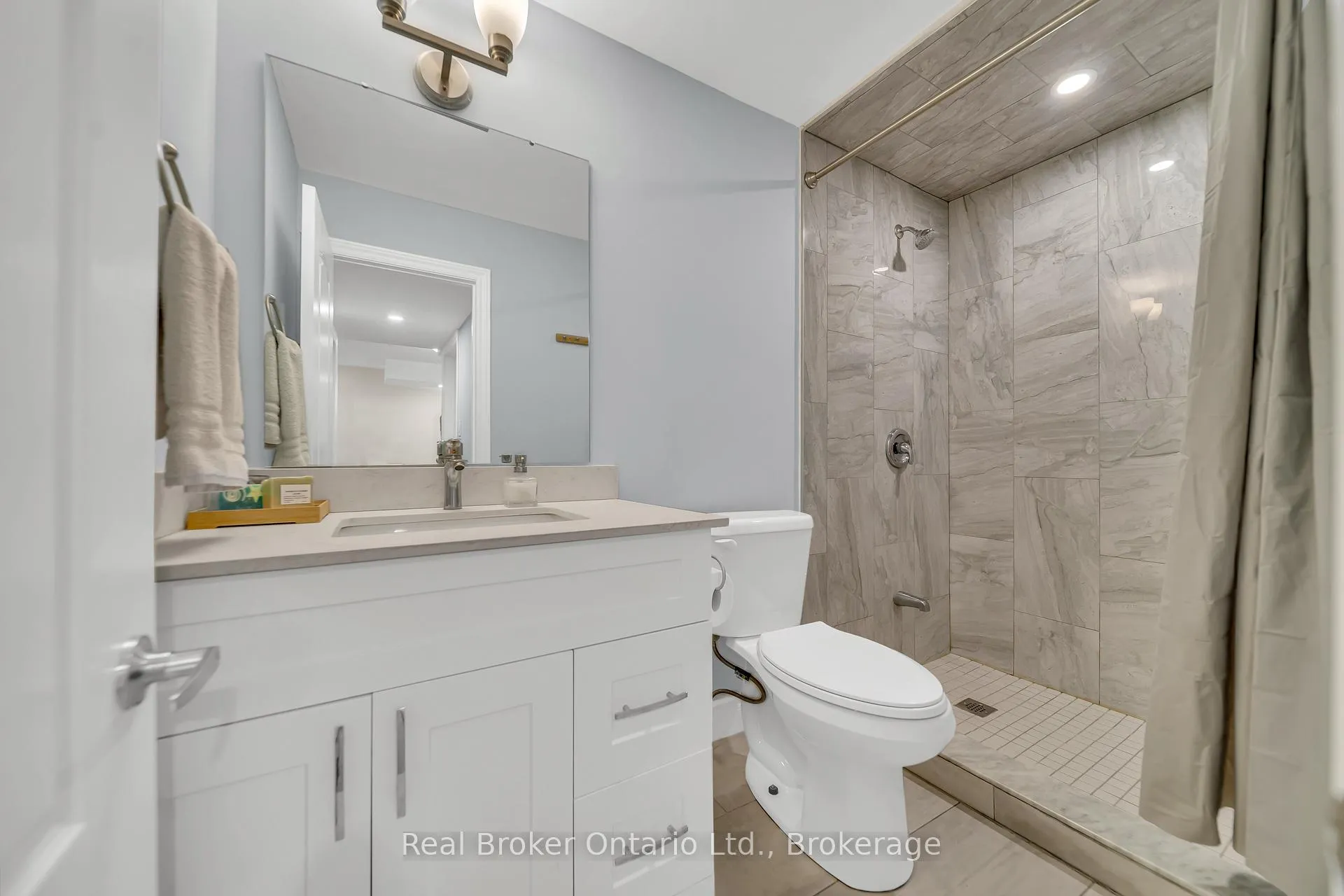 Photo 41 of 433 Twinleaf Street, Waterloo — HOMEH