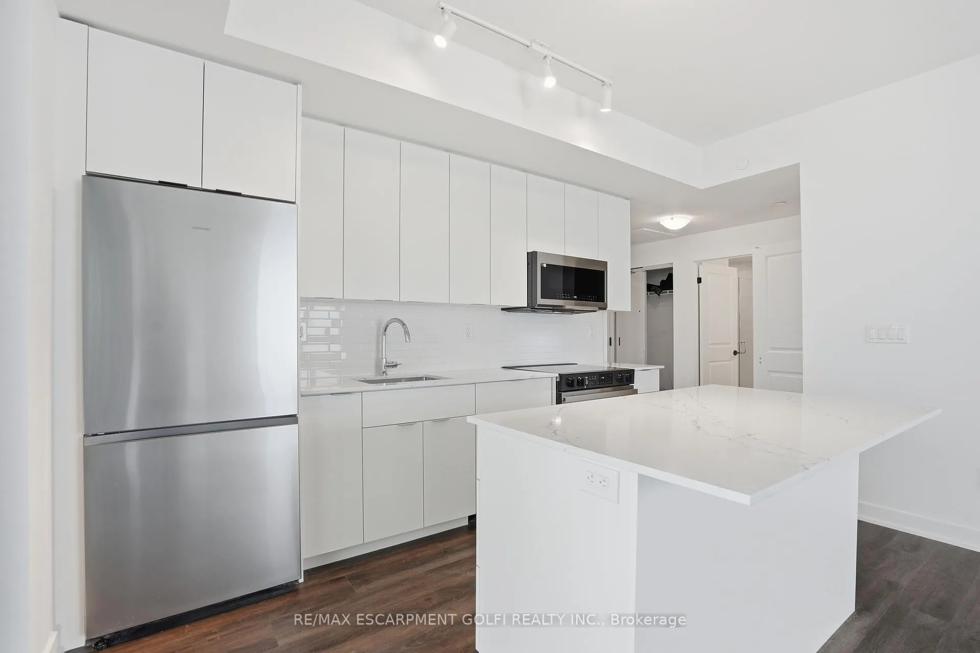 Photo 7 of Unit 1408, 2075 Lakeshore Road, Burlington, Brant — HOMEH