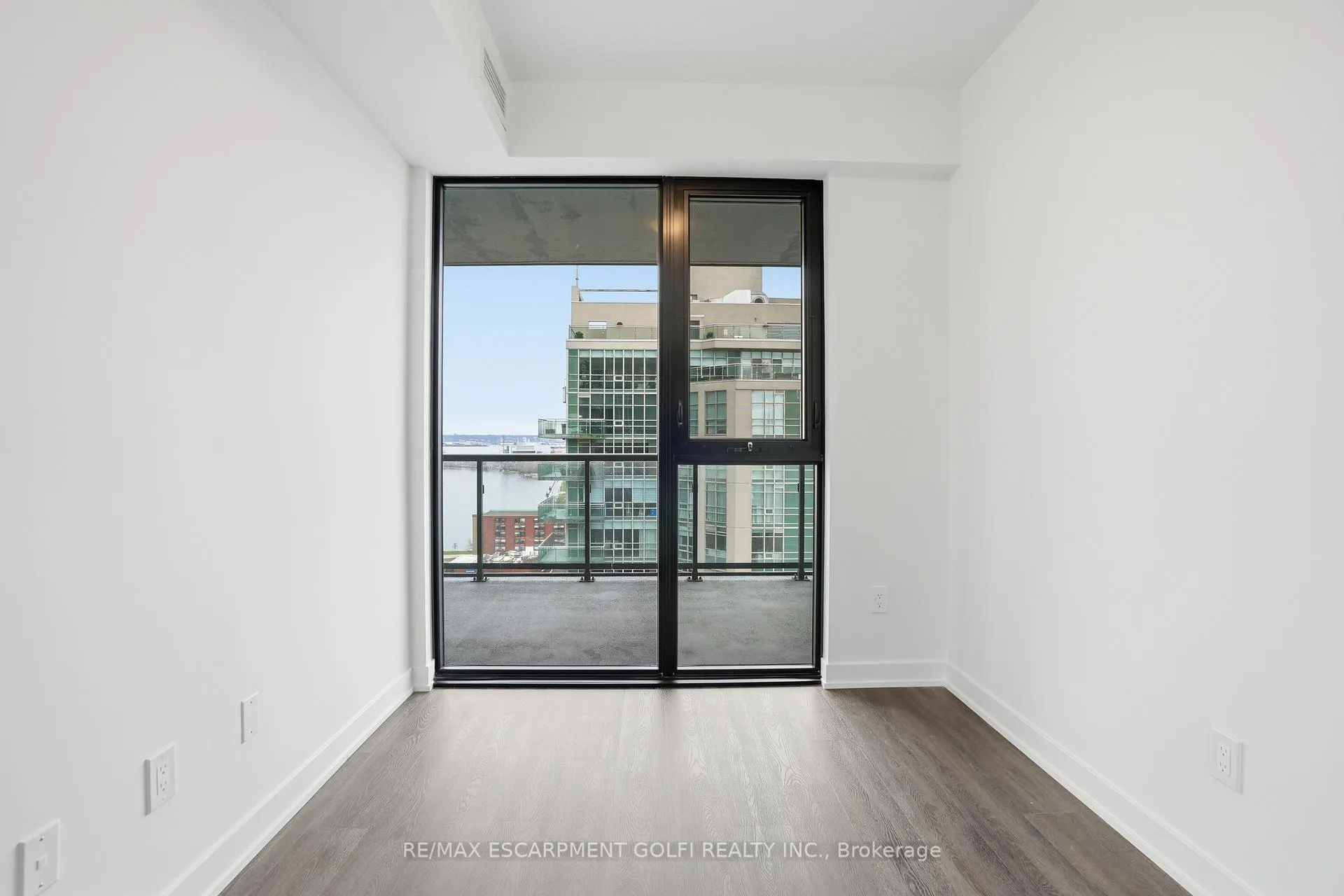 Photo 10 of Unit 1408, 2075 Lakeshore Road, Burlington, Brant — HOMEH