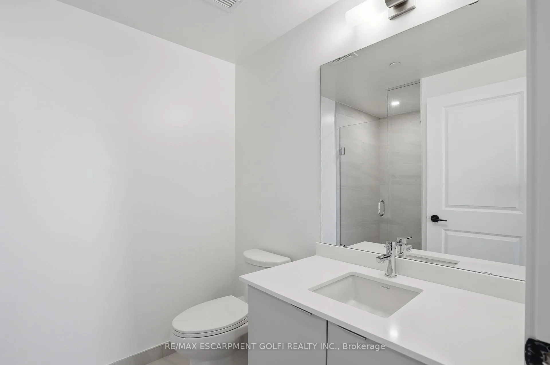 Photo 11 of Unit 1408, 2075 Lakeshore Road, Burlington, Brant — HOMEH