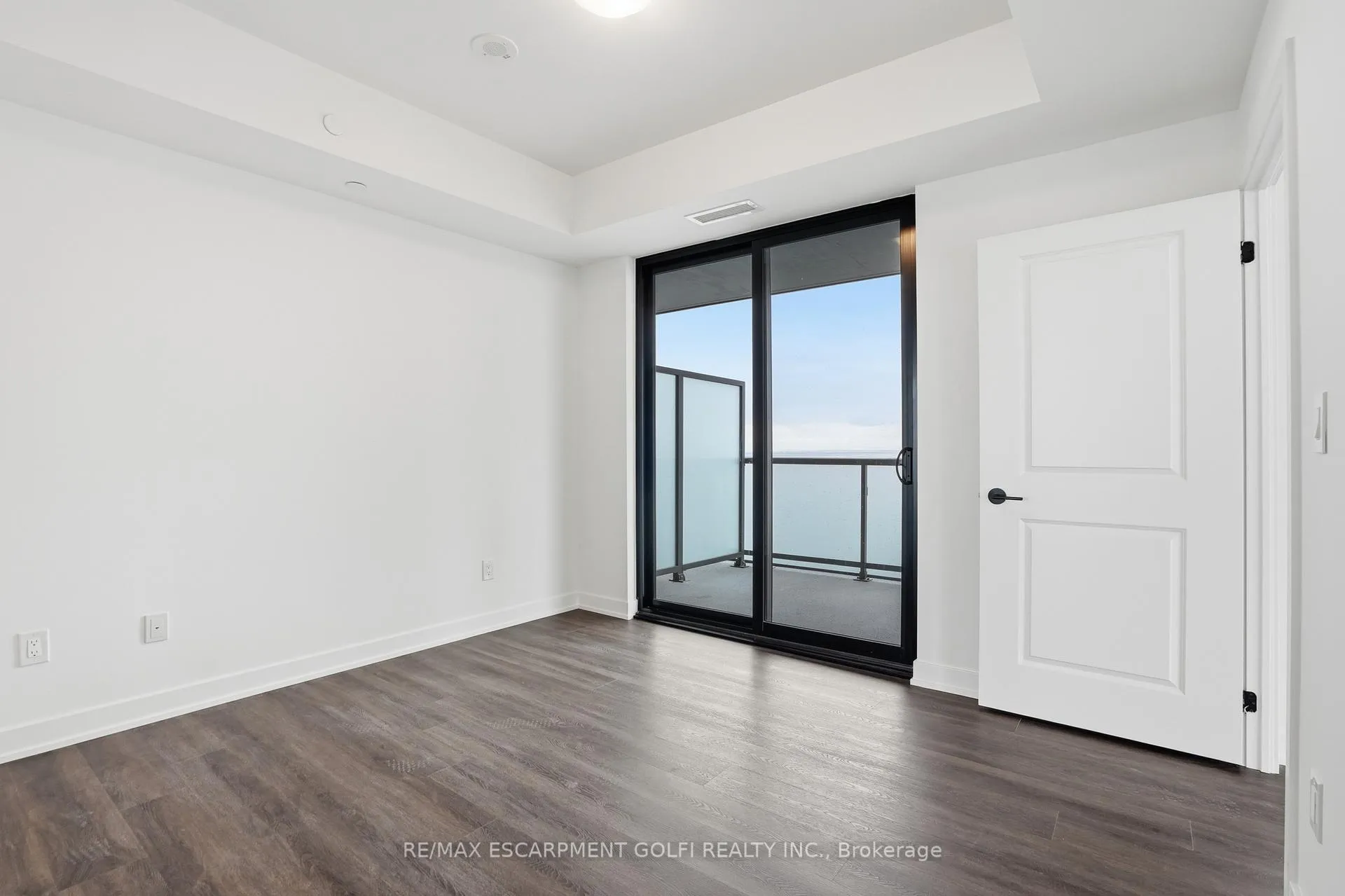 Photo 15 of Unit 1408, 2075 Lakeshore Road, Burlington, Brant — HOMEH