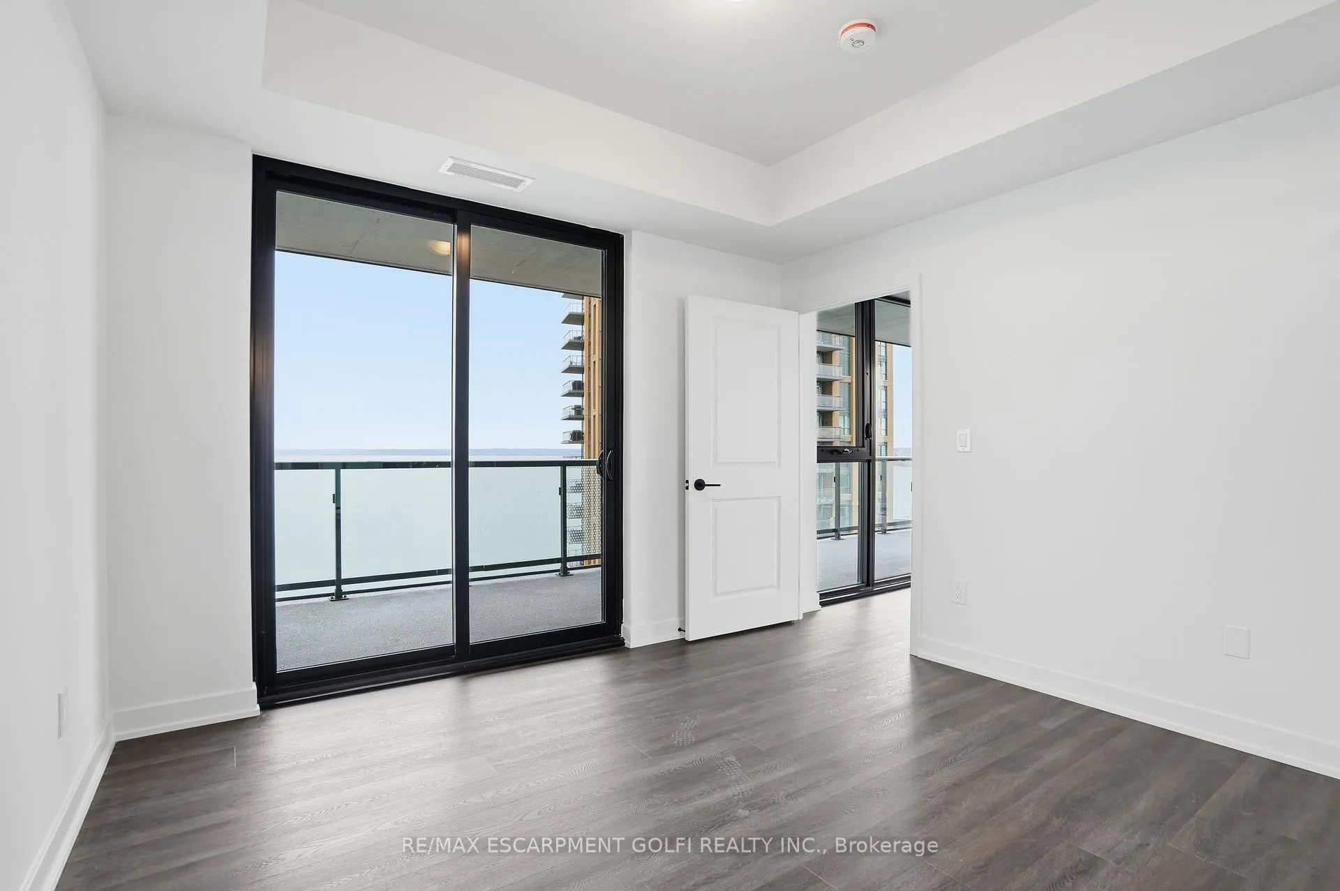 Photo 16 of Unit 1408, 2075 Lakeshore Road, Burlington, Brant — HOMEH
