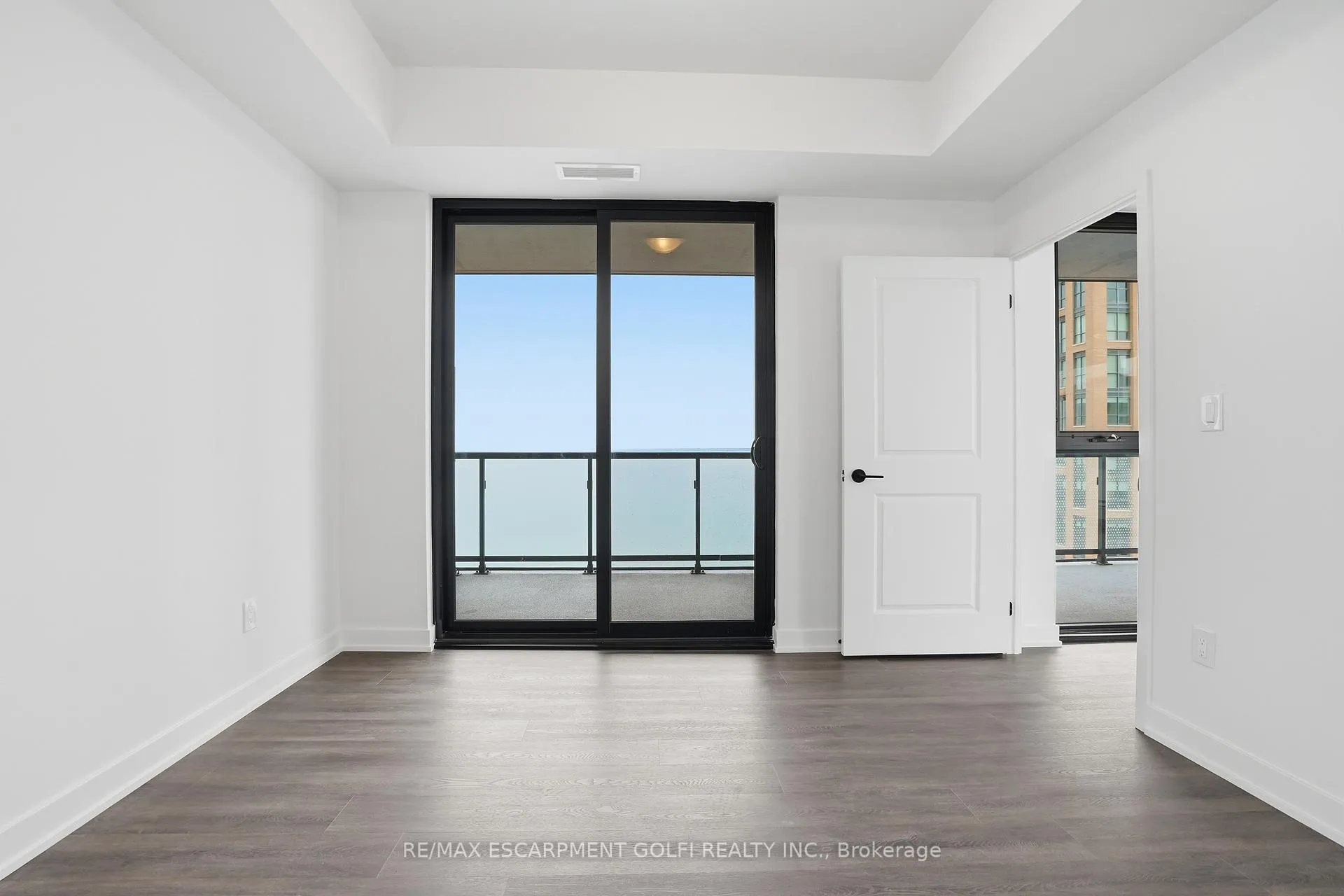 Photo 17 of Unit 1408, 2075 Lakeshore Road, Burlington, Brant — HOMEH