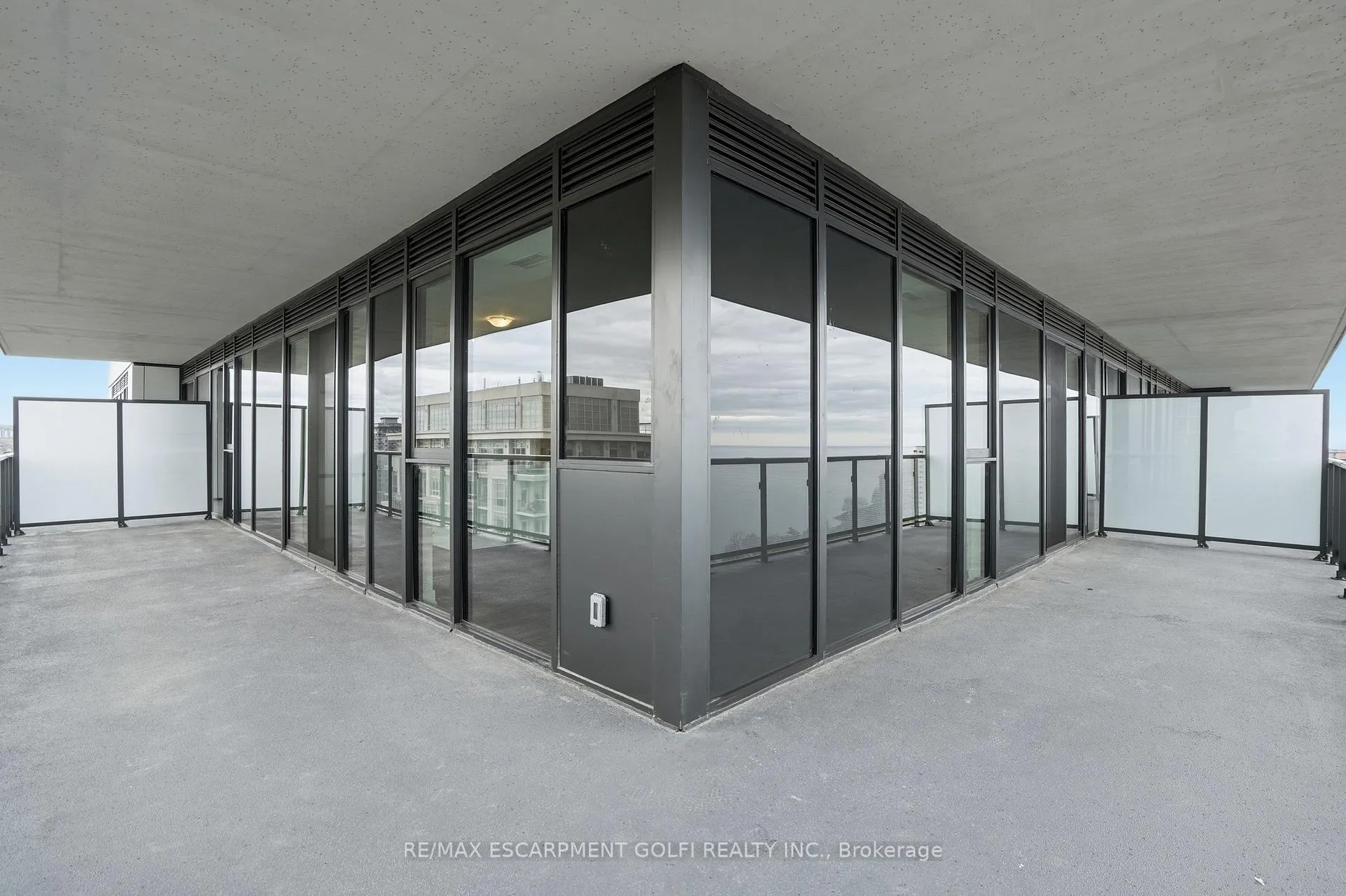 Photo 27 of Unit 1408, 2075 Lakeshore Road, Burlington, Brant — HOMEH